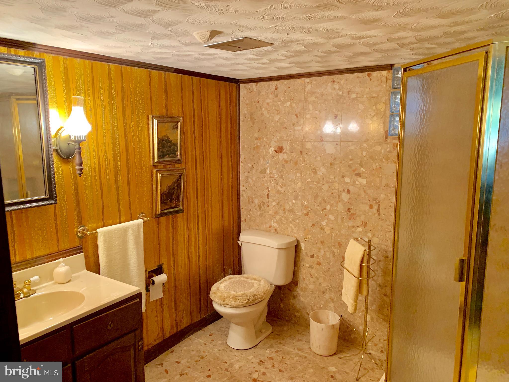 BROYHILL HILLS - Residential