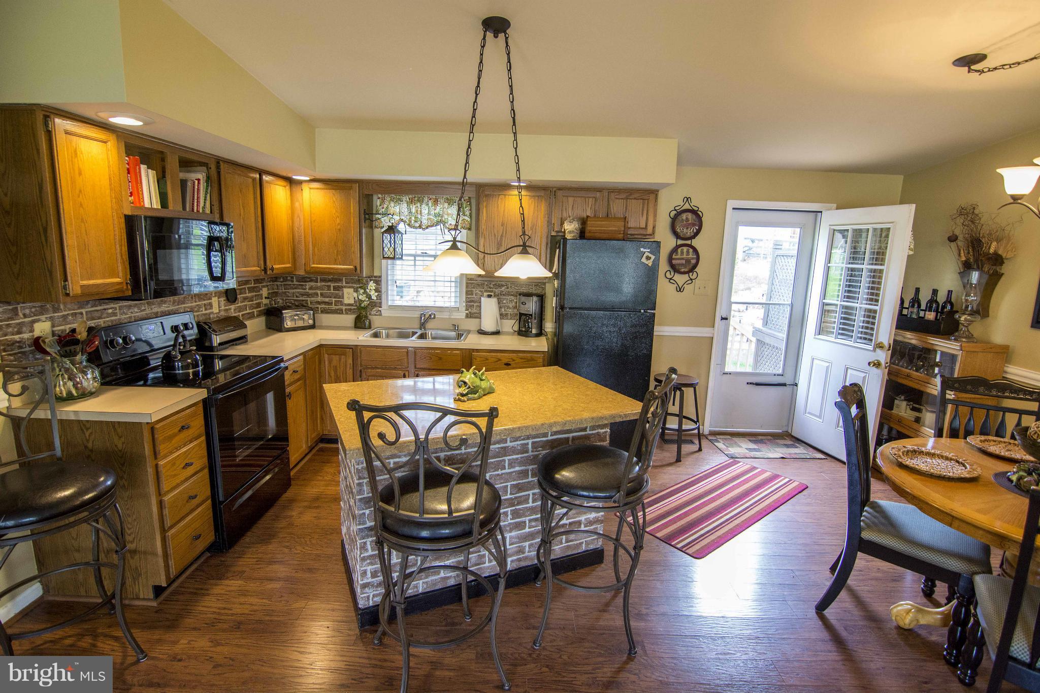 HENSEL STONE WOODS - Residential