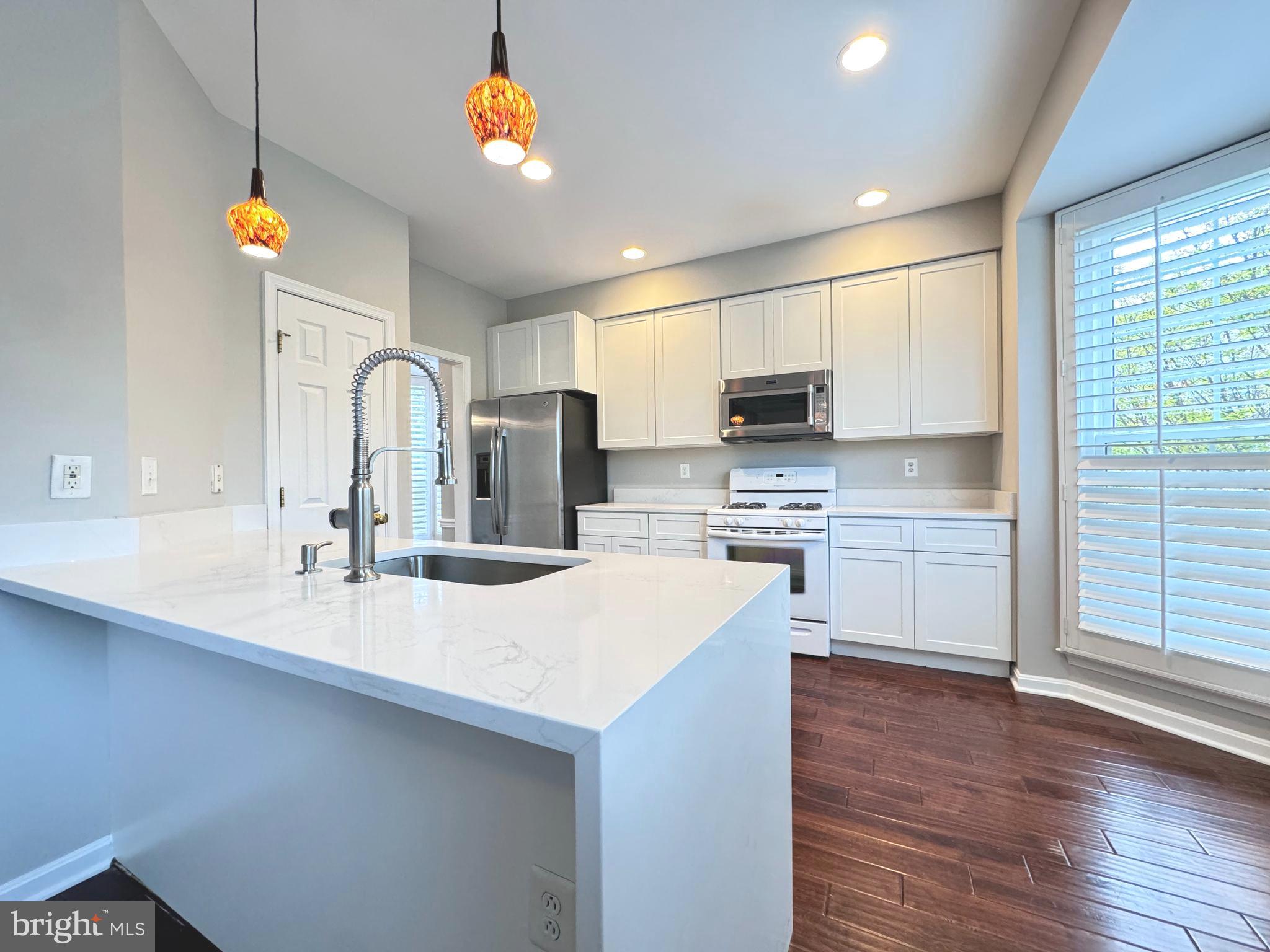 CASCADES - Residential Lease