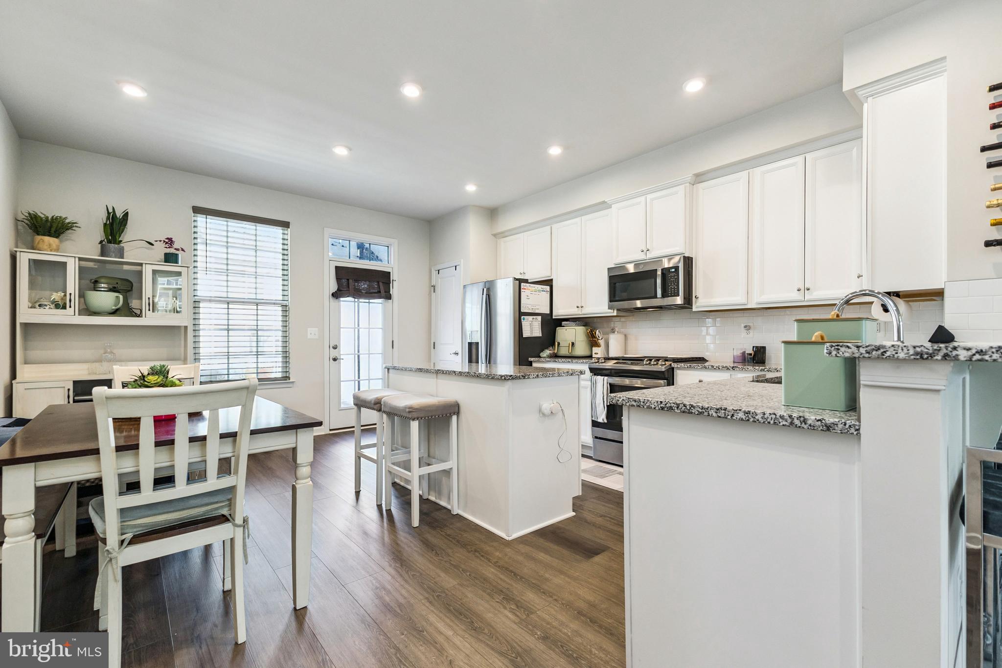 EAGLE ROW - Residential