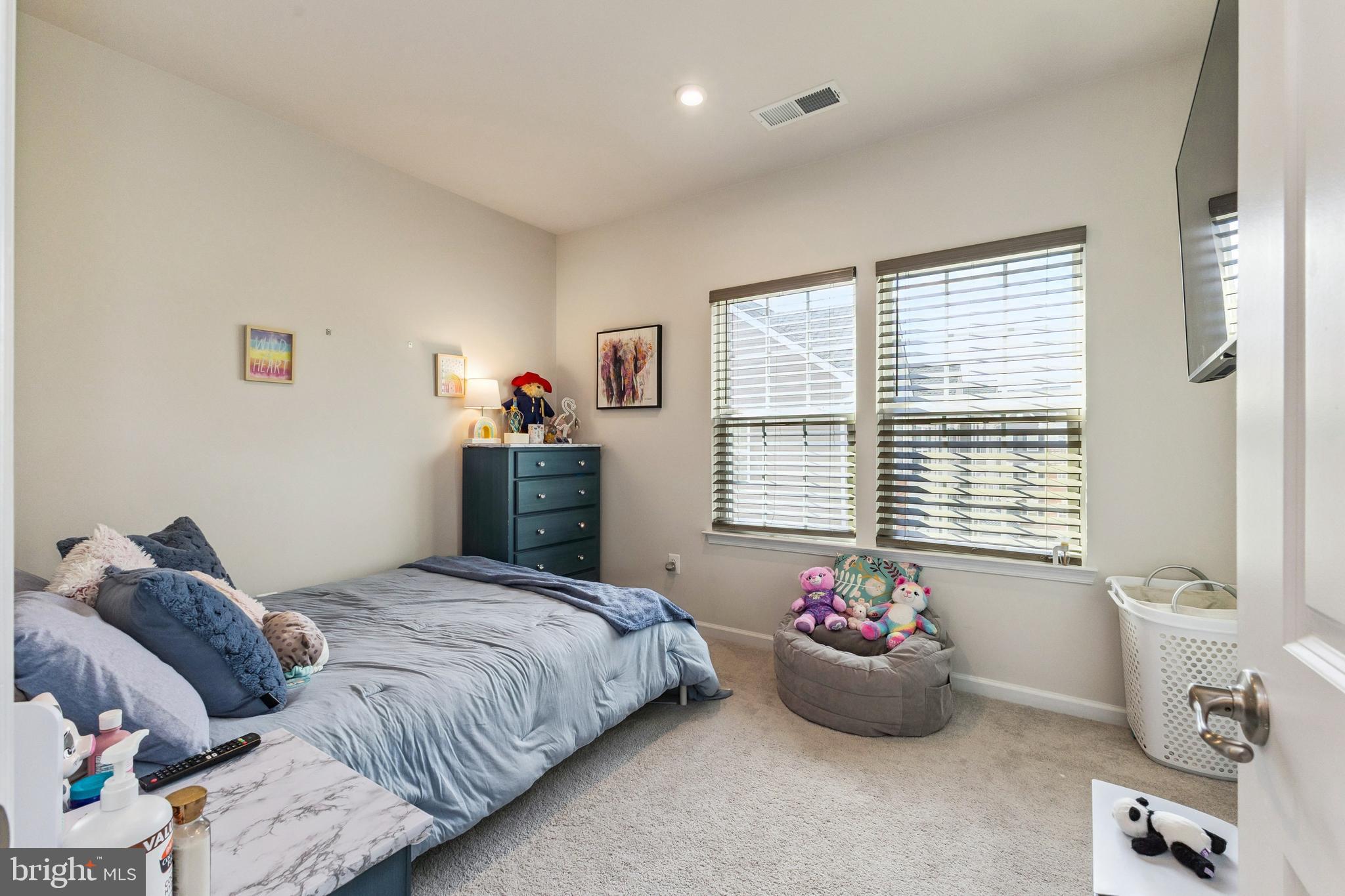 EAGLE ROW - Residential