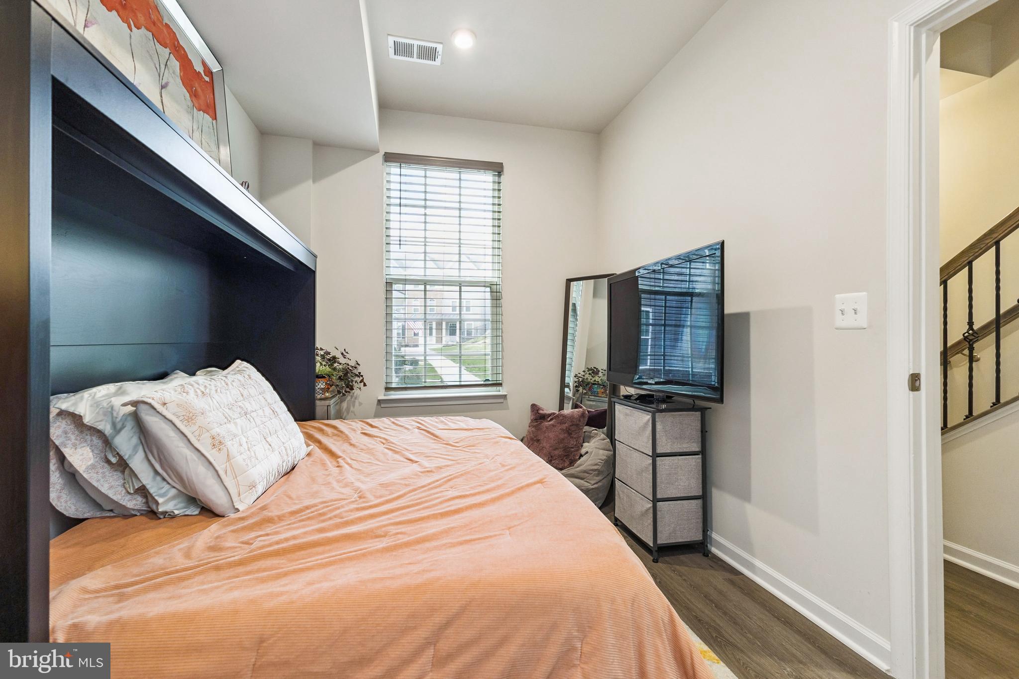 EAGLE ROW - Residential