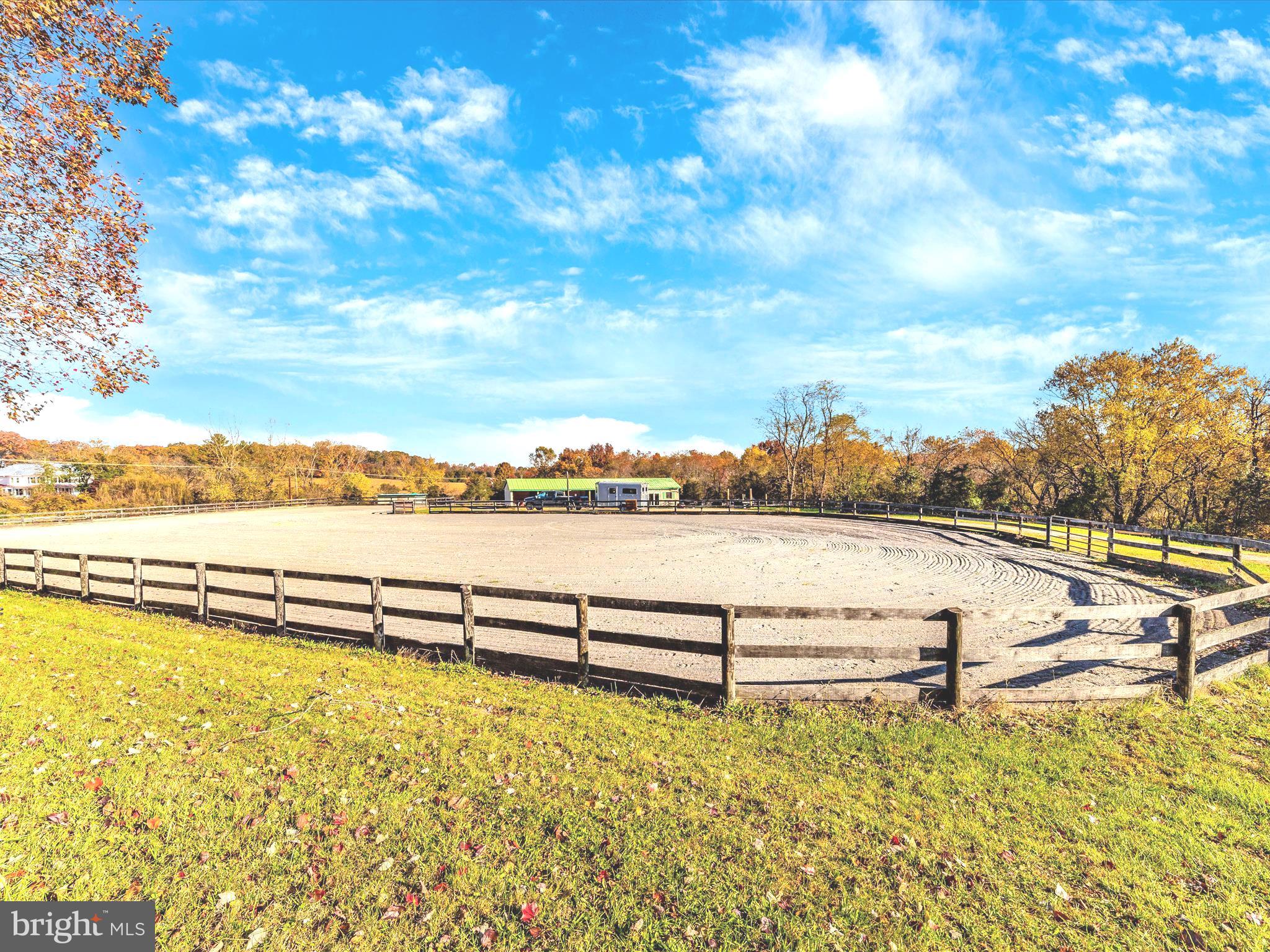POOLESVILLE OUTSIDE - Residential