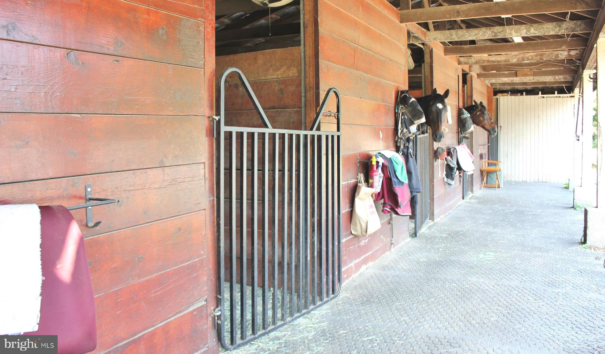 POOLESVILLE OUTSIDE - Residential