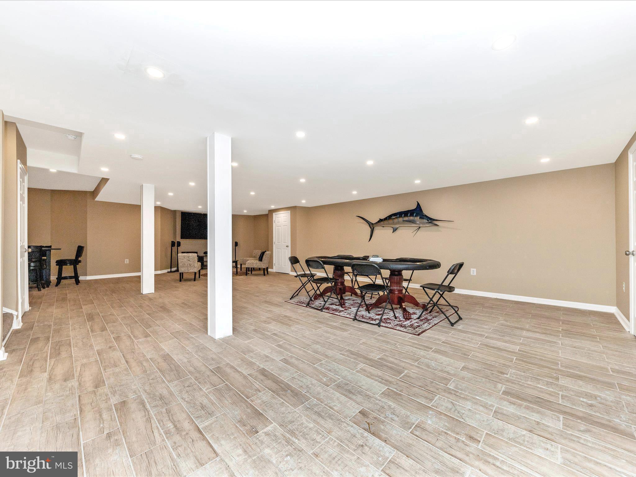 POOLESVILLE OUTSIDE - Residential