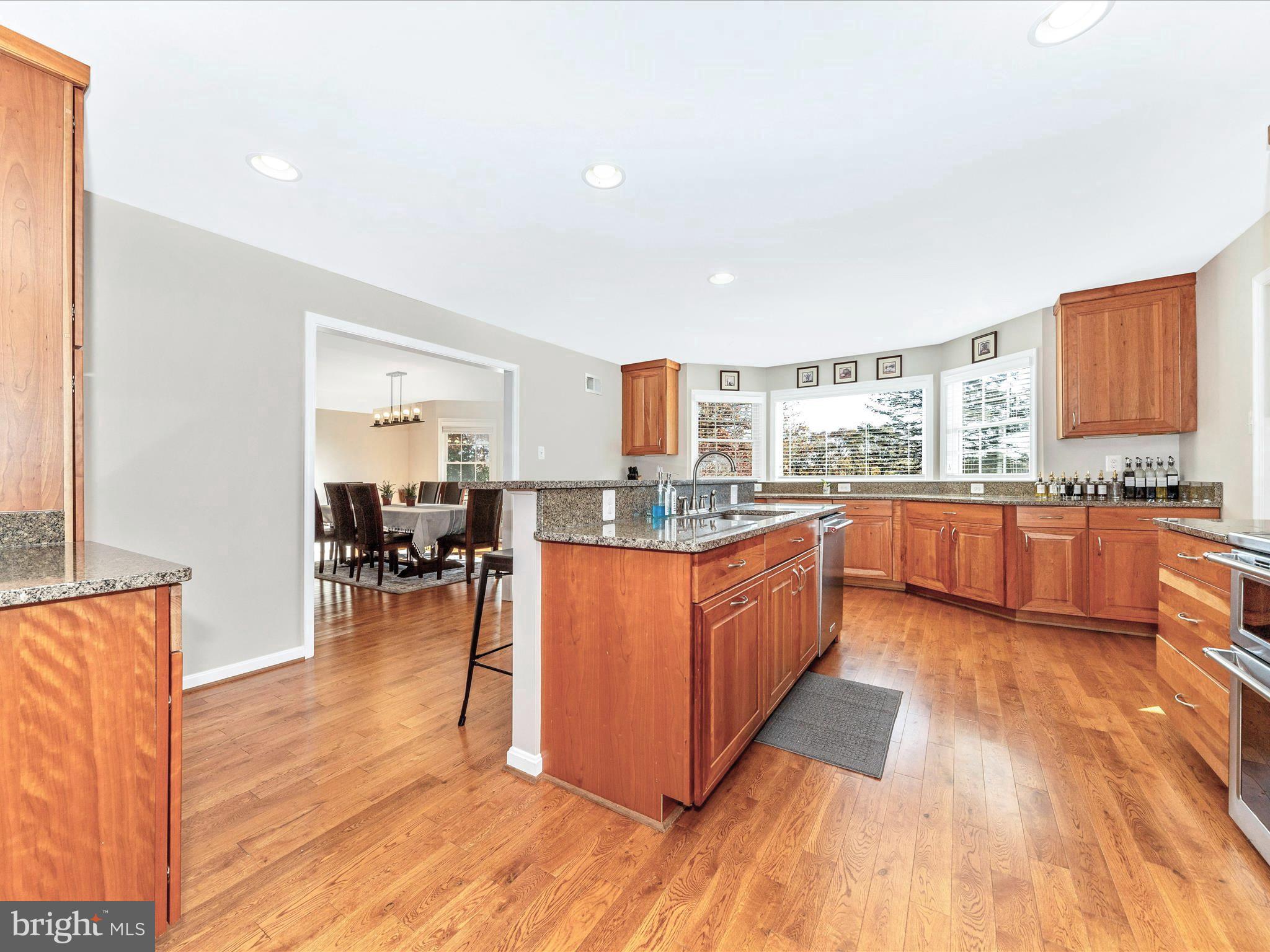 POOLESVILLE OUTSIDE - Residential