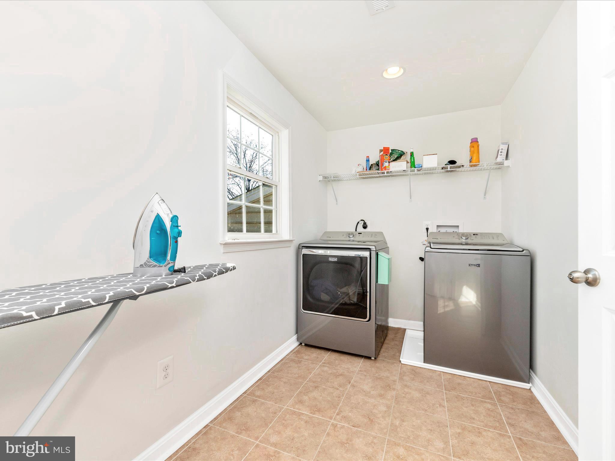 POOLESVILLE OUTSIDE - Residential