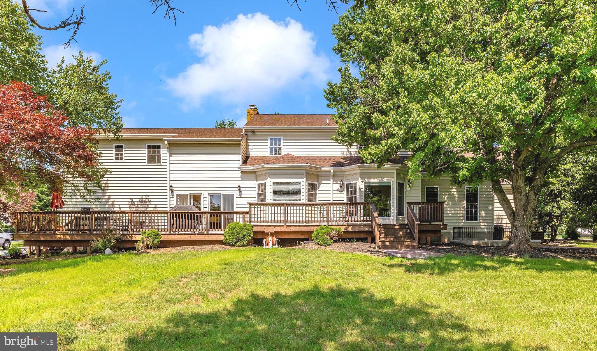 POOLESVILLE OUTSIDE - Residential