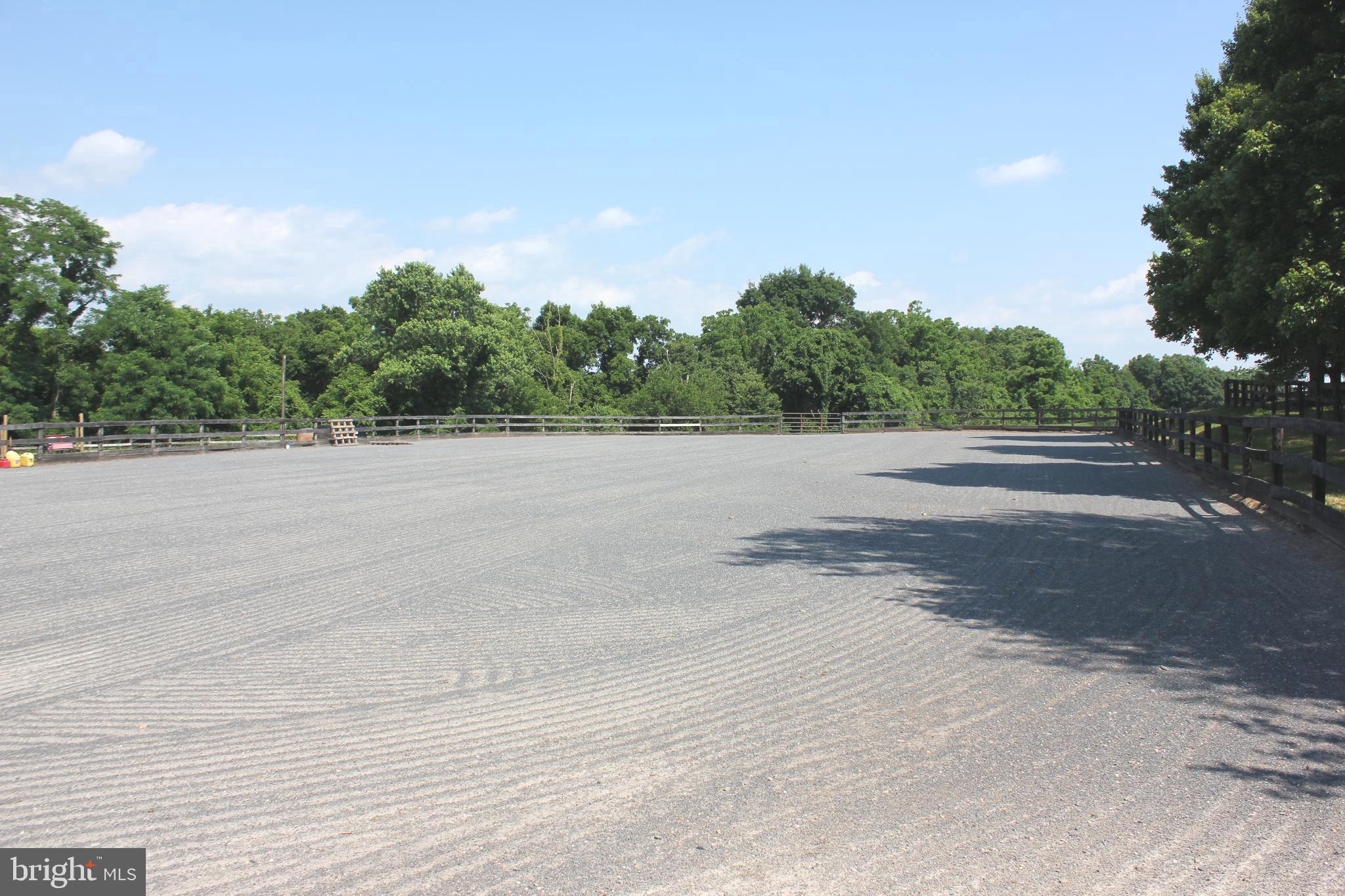 POOLESVILLE OUTSIDE - Residential