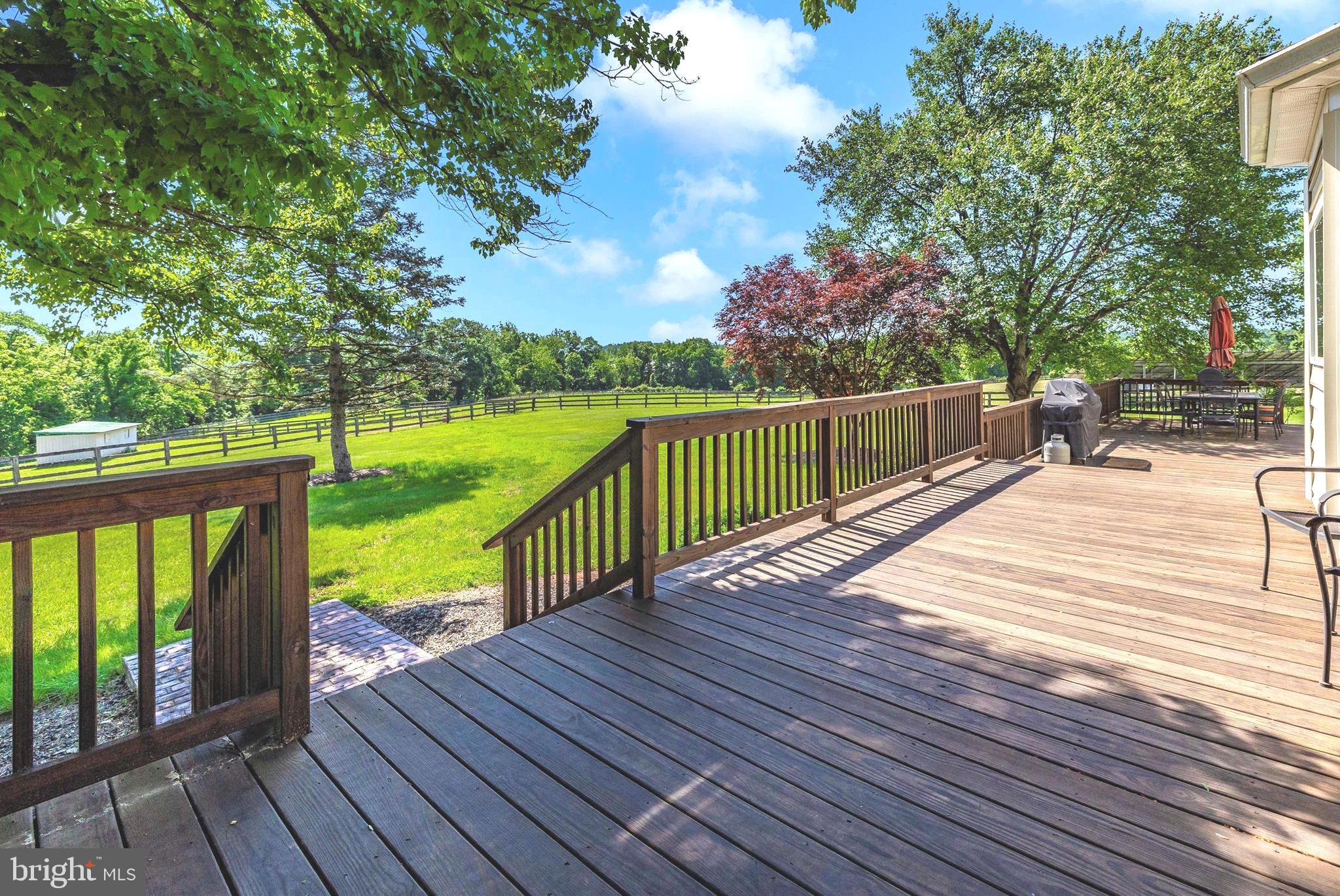 POOLESVILLE OUTSIDE - Residential