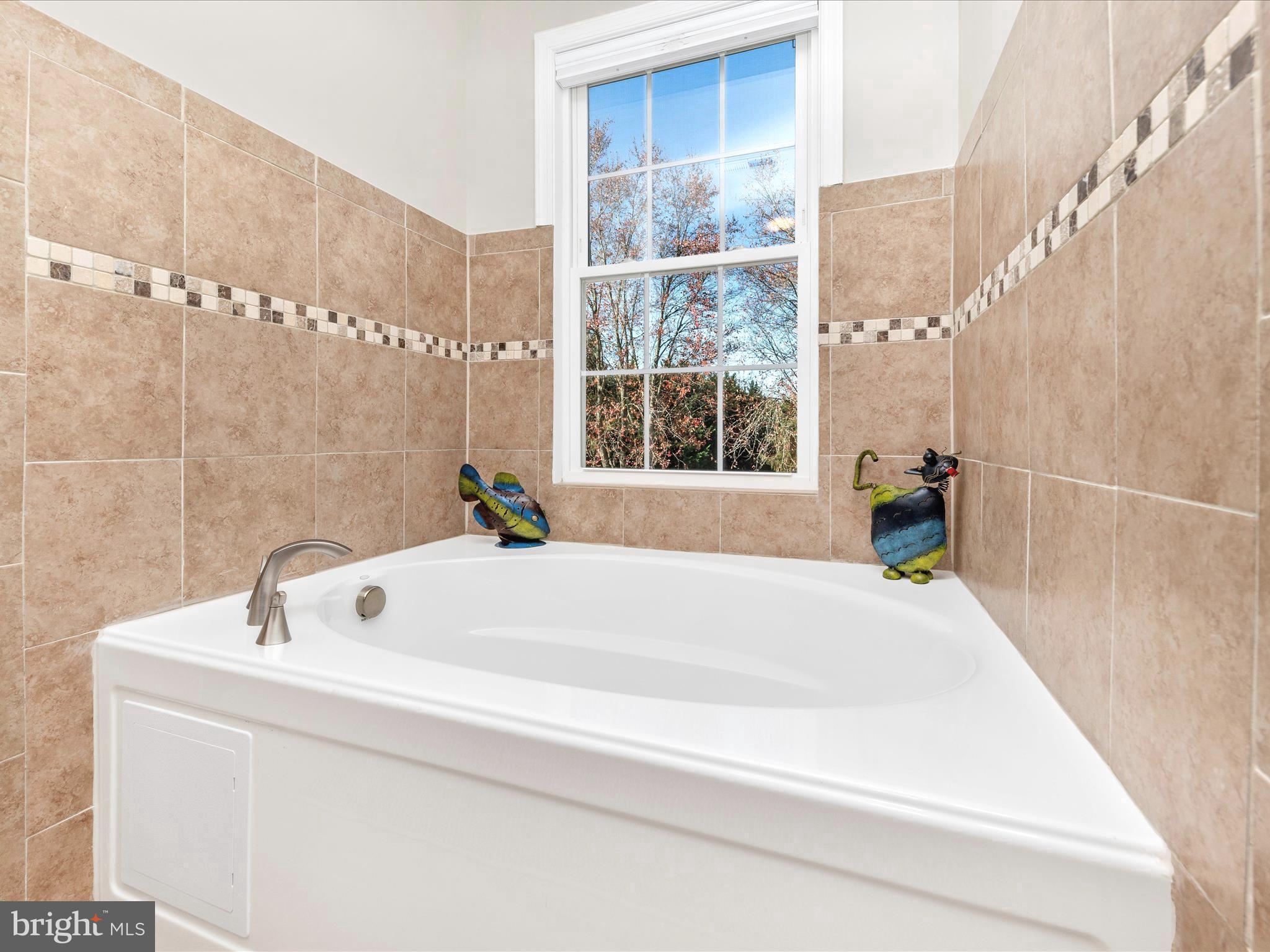 POOLESVILLE OUTSIDE - Residential