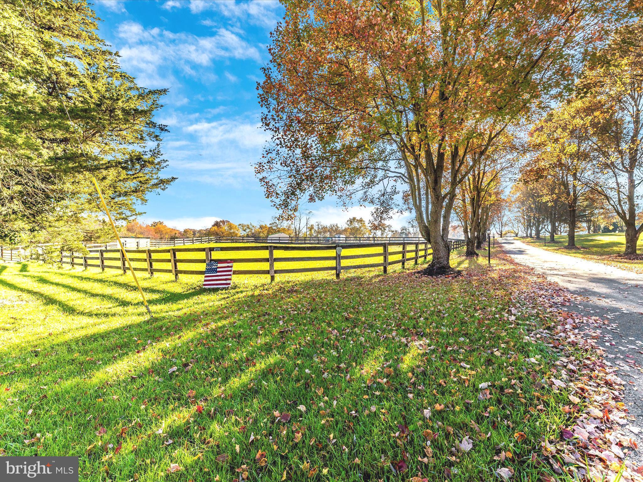 POOLESVILLE OUTSIDE - Residential
