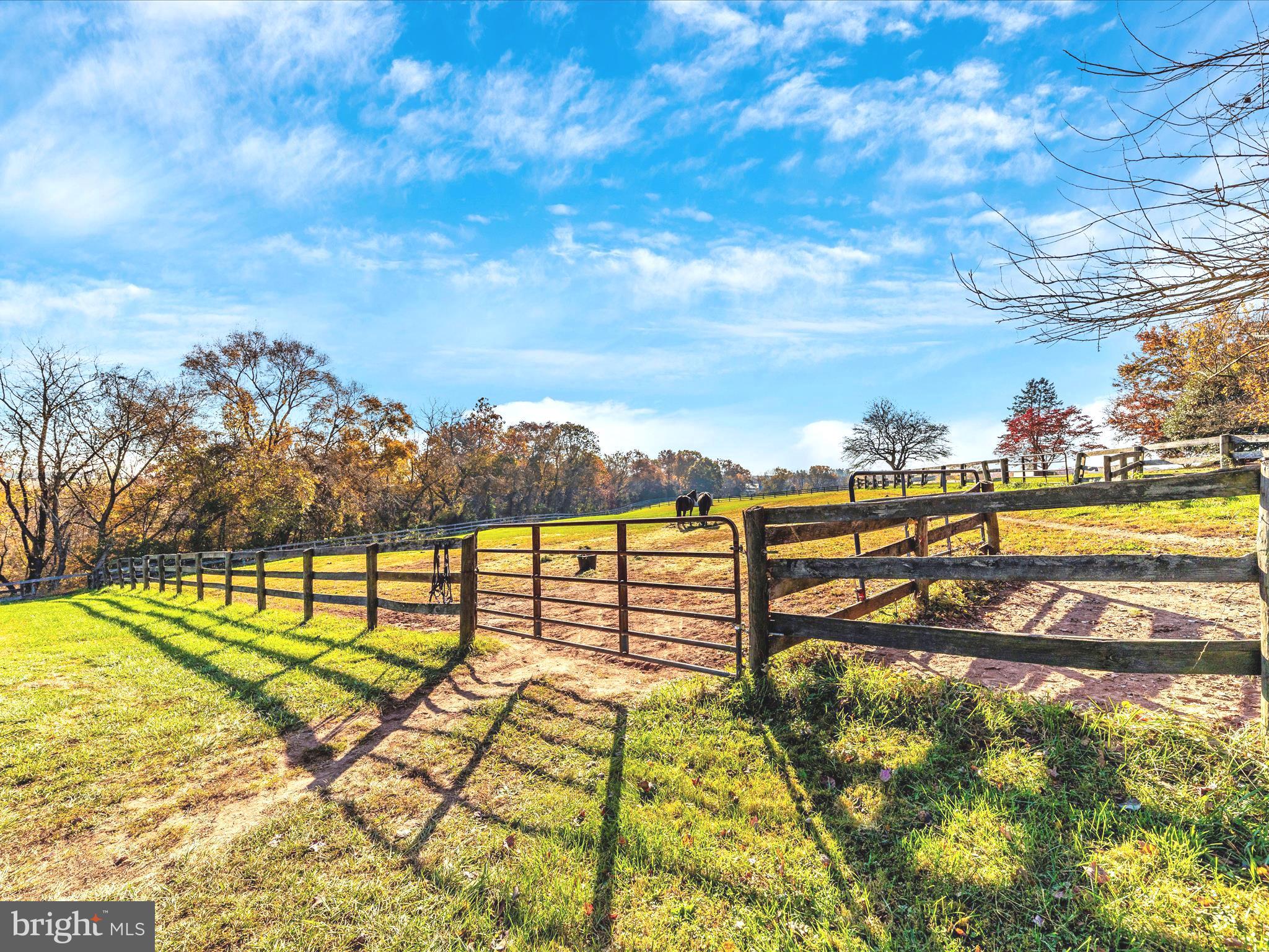 POOLESVILLE OUTSIDE - Residential