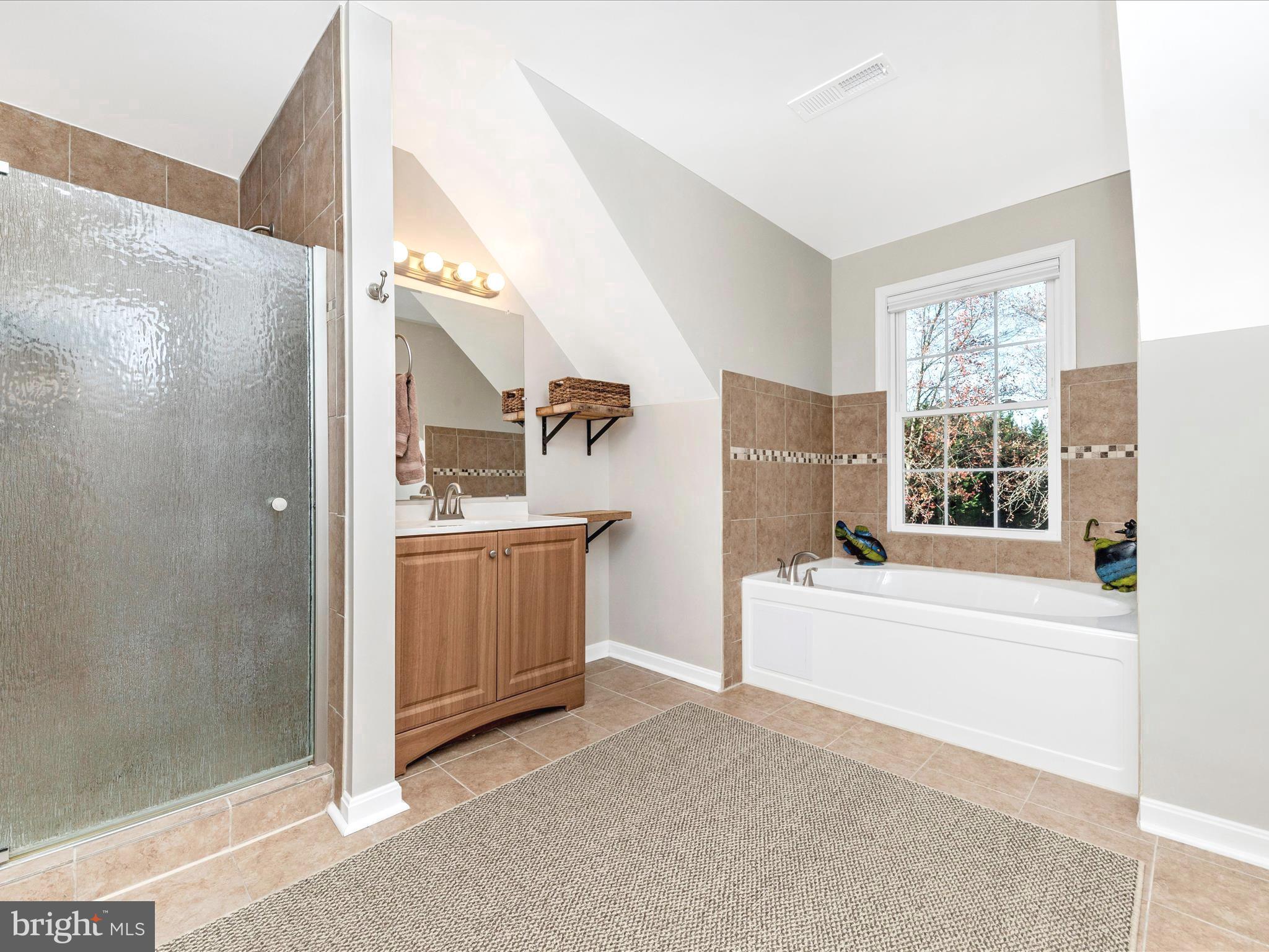 POOLESVILLE OUTSIDE - Residential