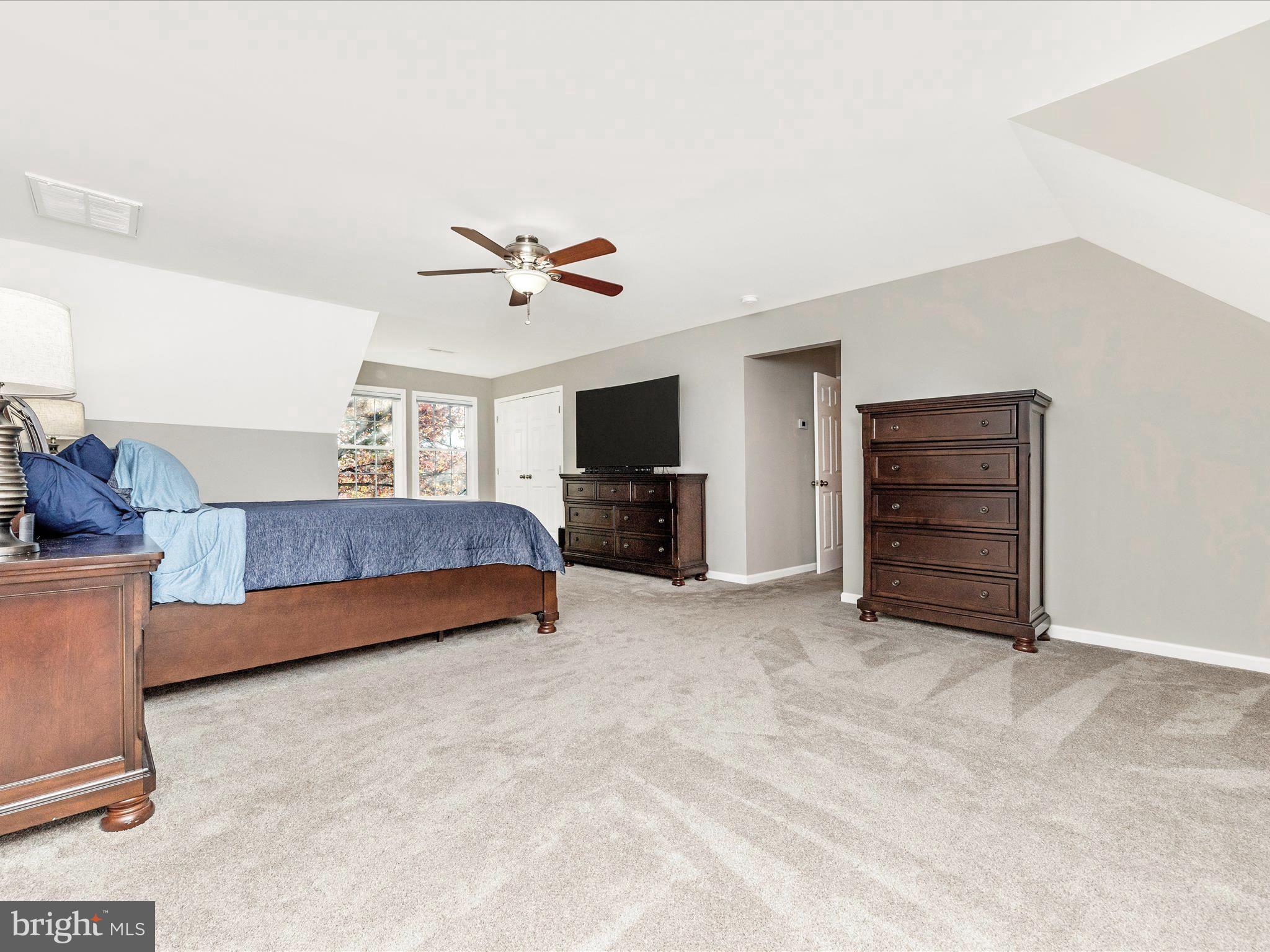 POOLESVILLE OUTSIDE - Residential