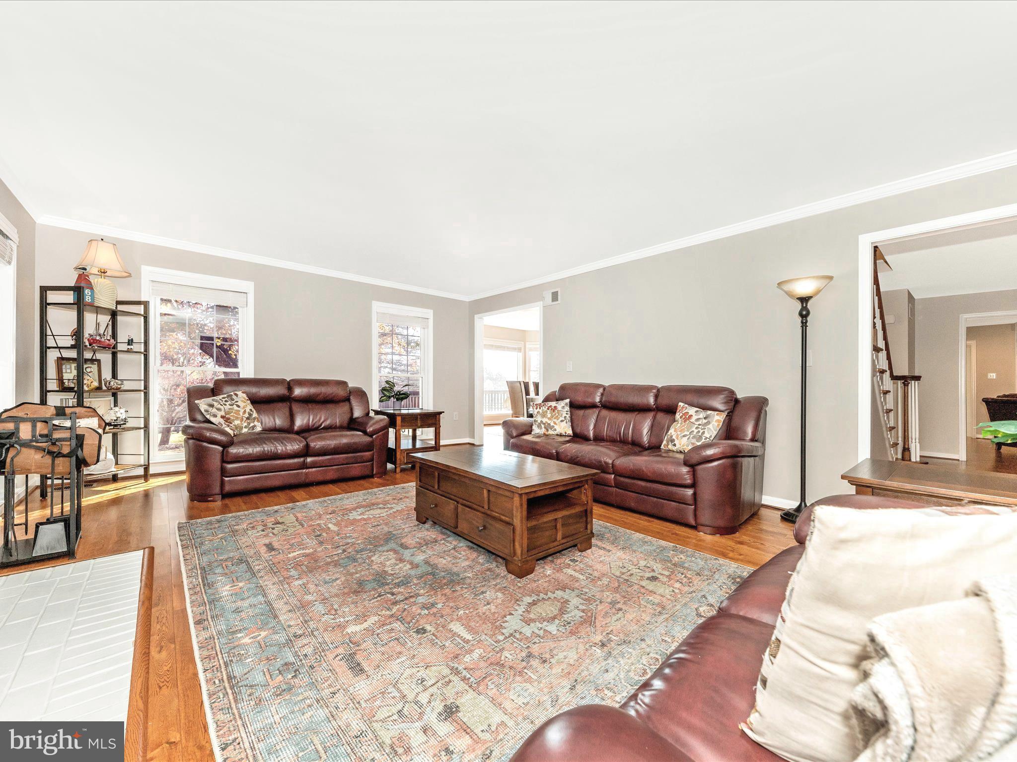 POOLESVILLE OUTSIDE - Residential