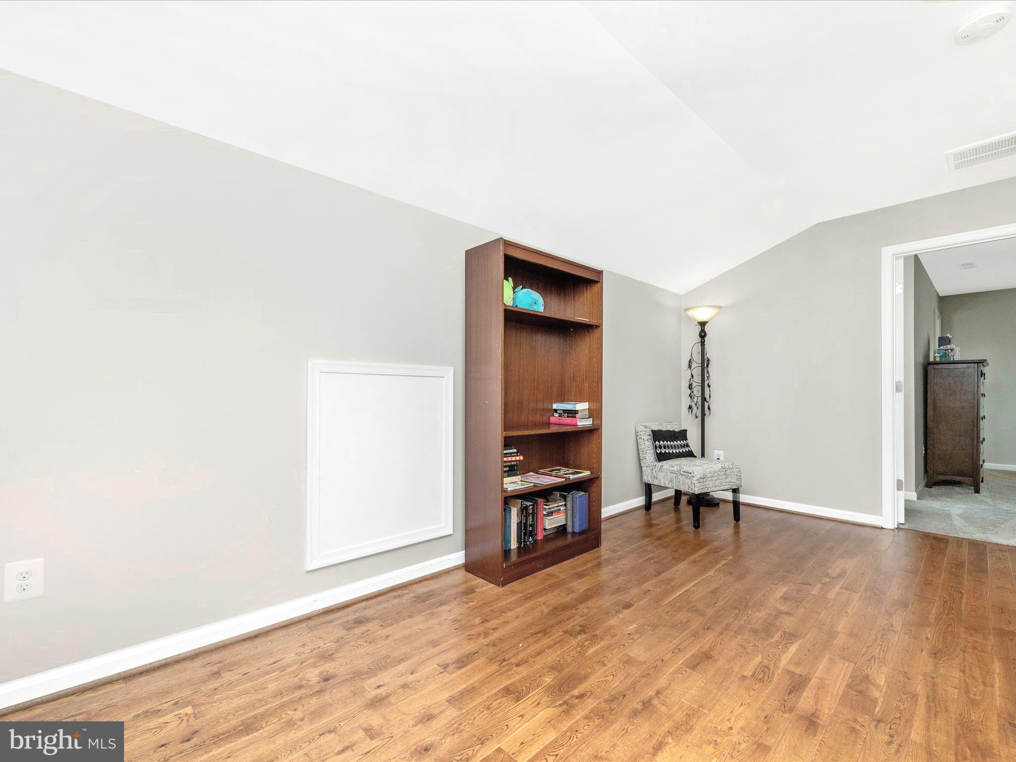 POOLESVILLE OUTSIDE - Residential