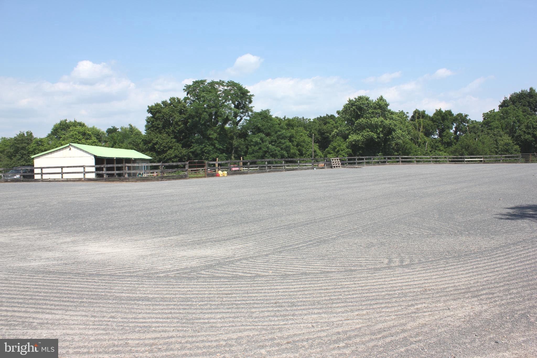 POOLESVILLE OUTSIDE - Residential