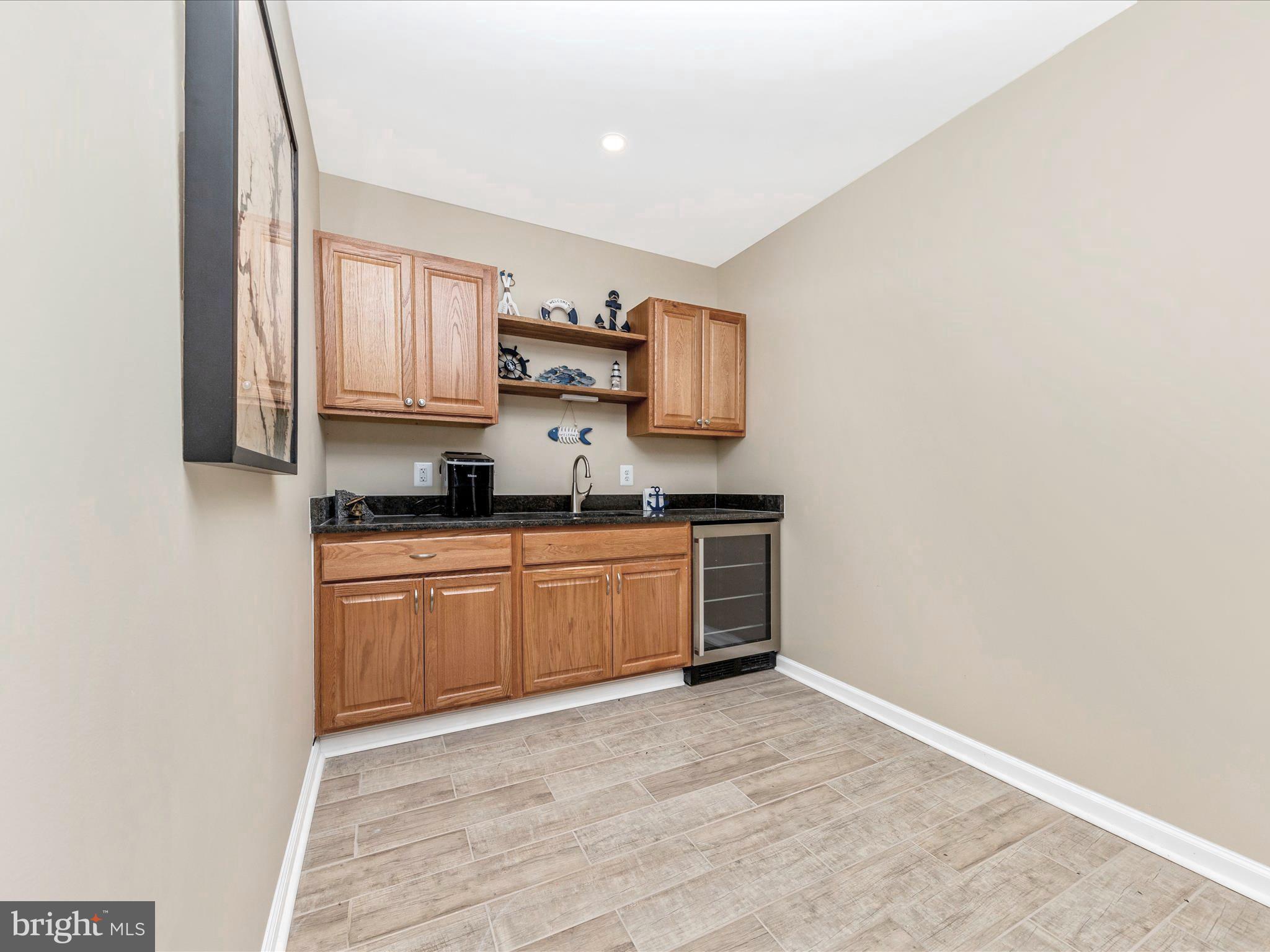 POOLESVILLE OUTSIDE - Residential