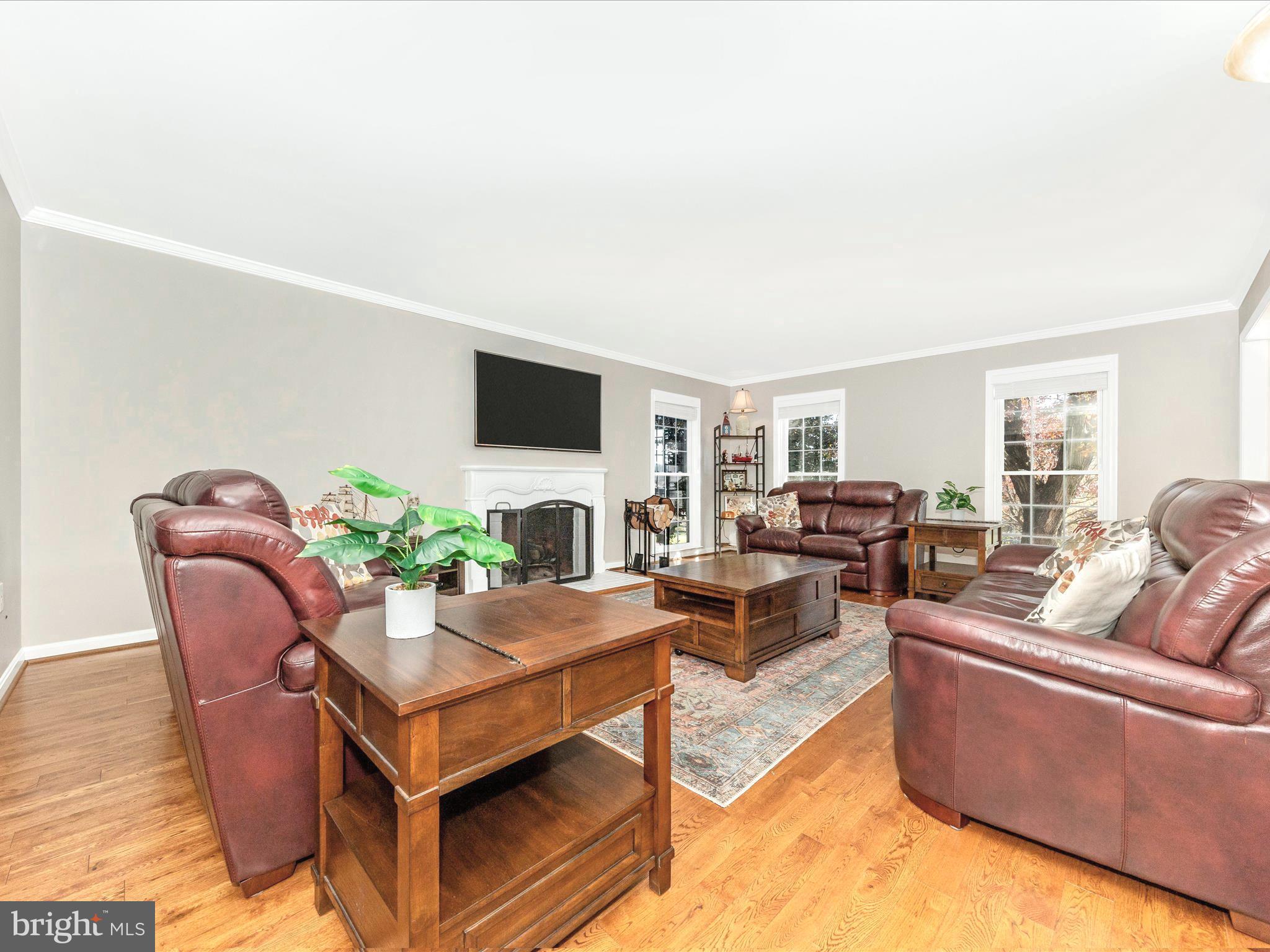 POOLESVILLE OUTSIDE - Residential