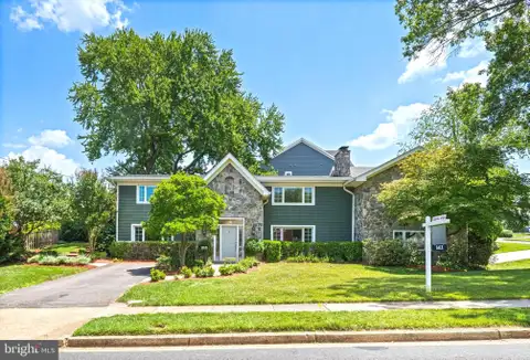 1603 Simmons Drive, McLean, VA MLS: VAFX2325366