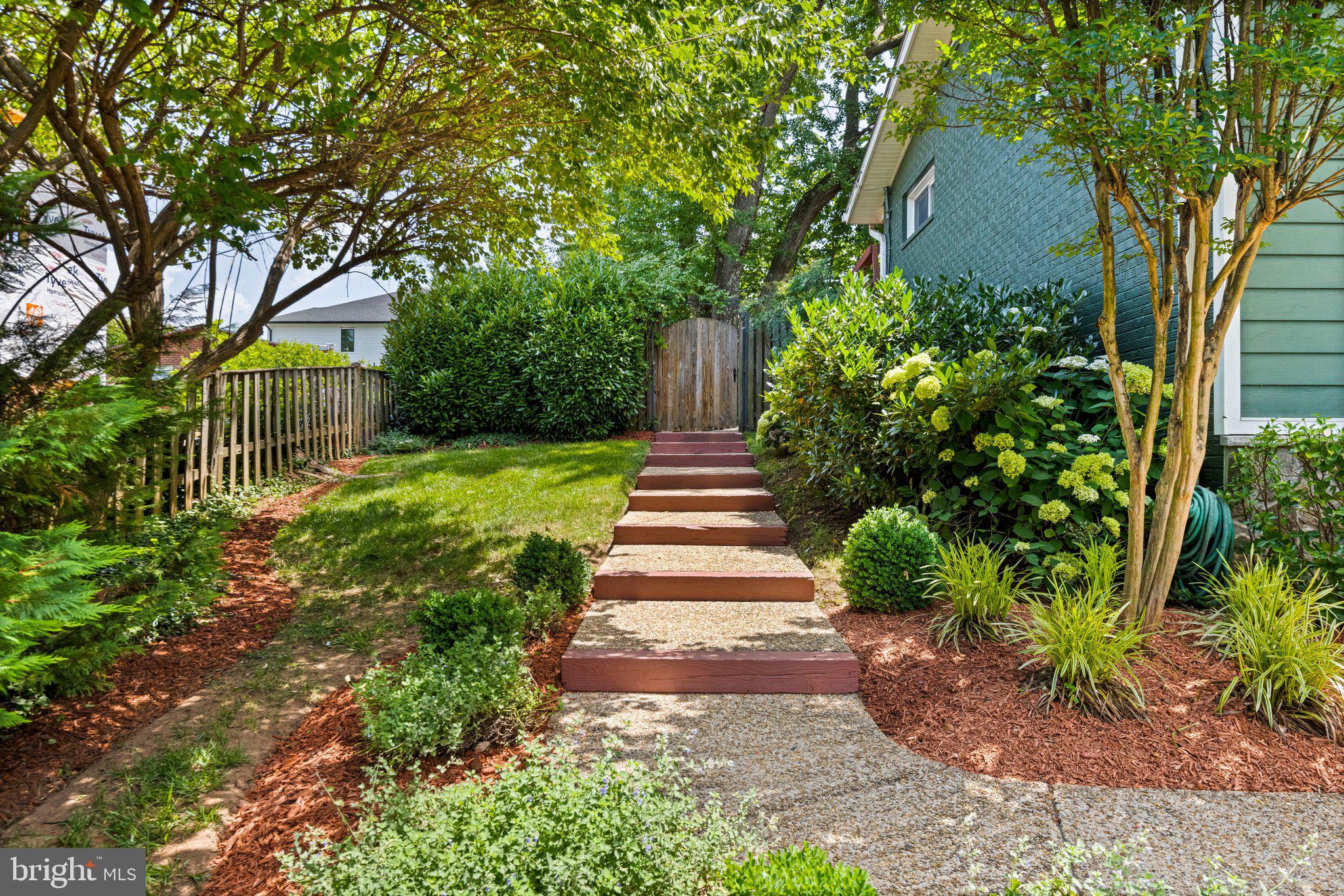 1603 SIMMONS DRIVE