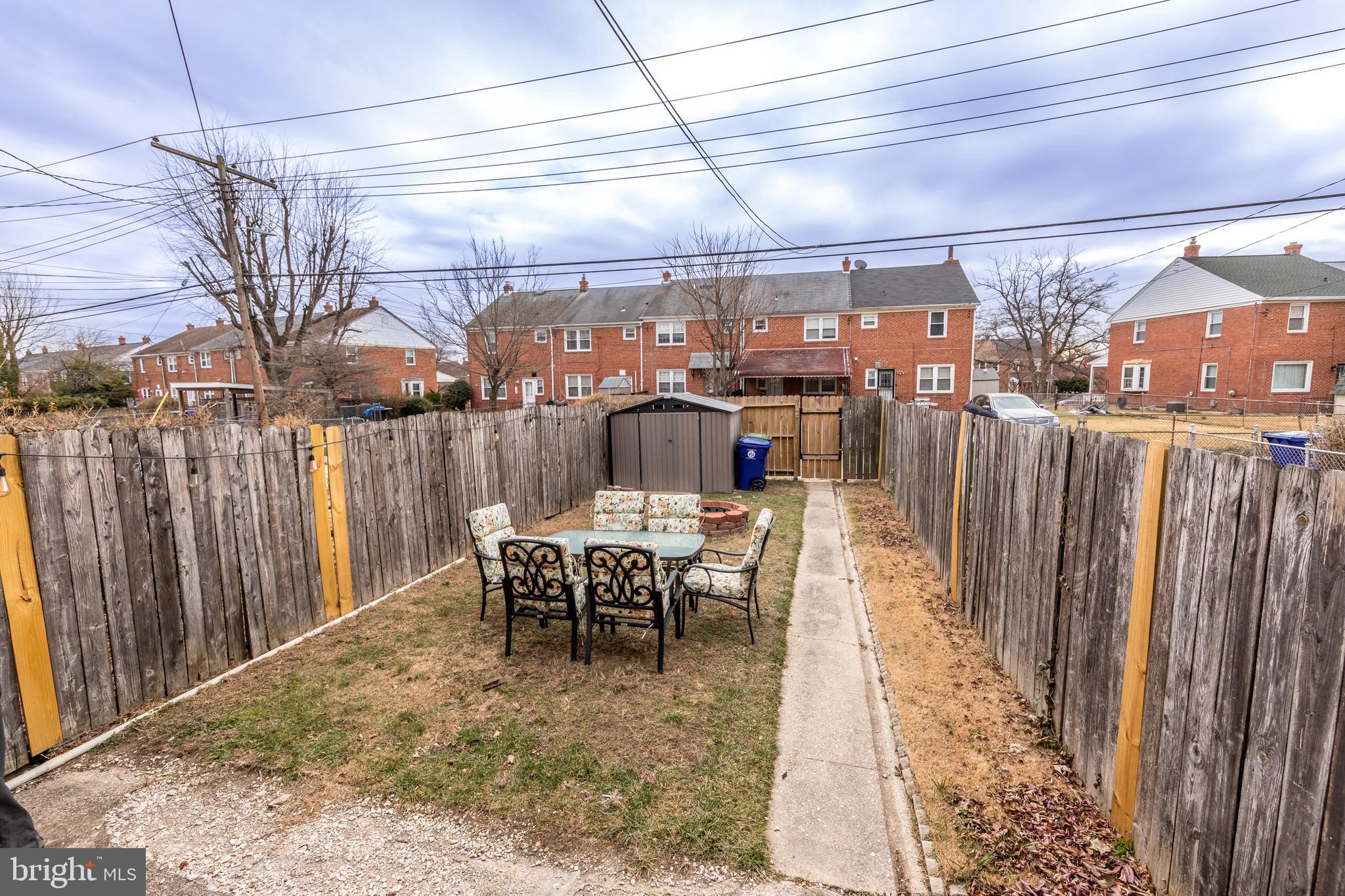 IDLEWOOD - Residential