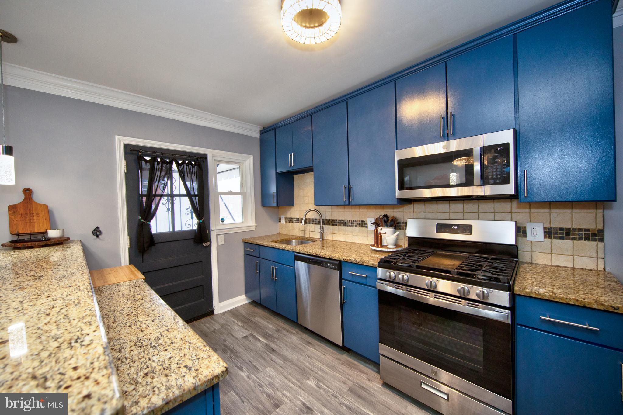 IDLEWOOD - Residential