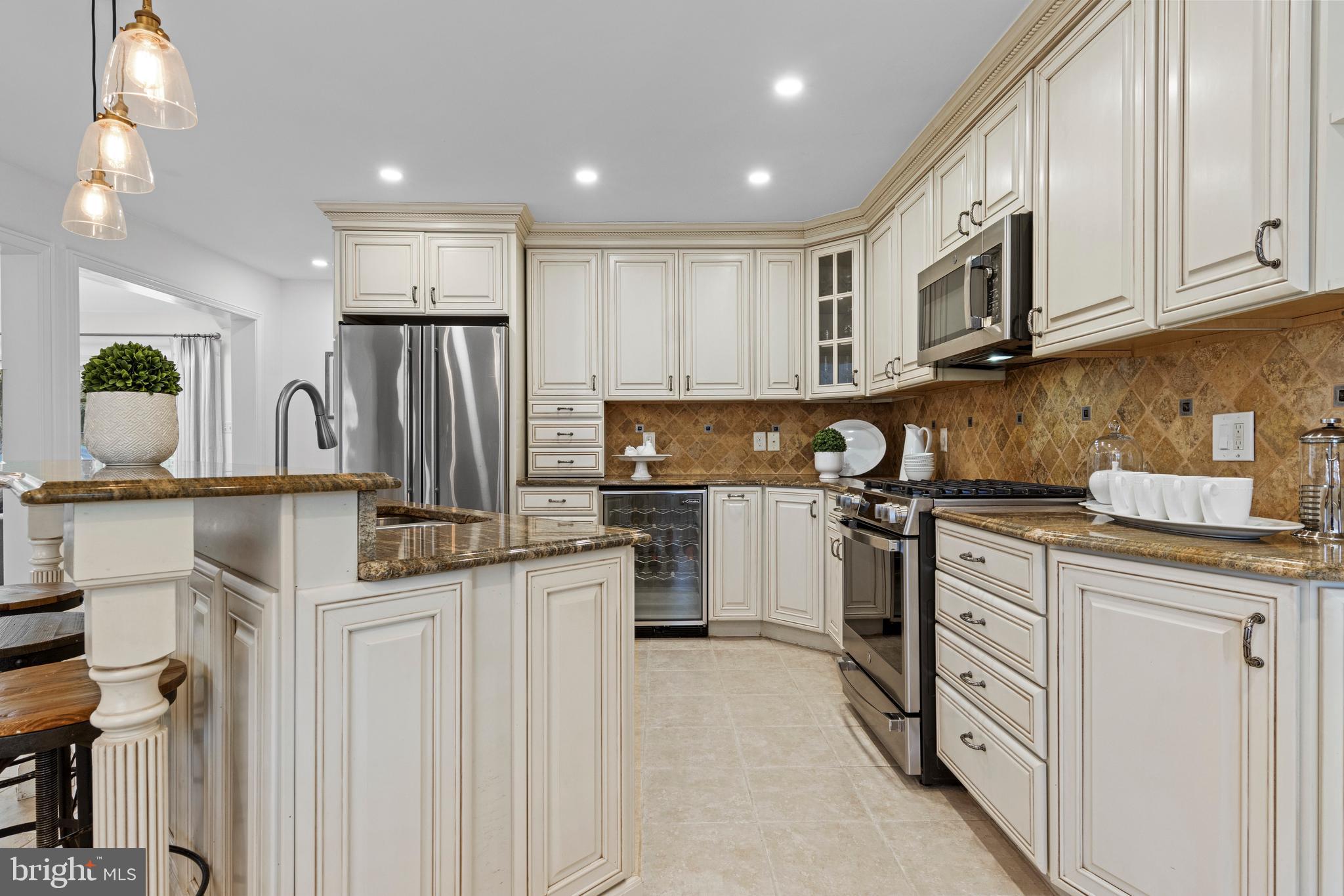 RAVENSCLIFF - Residential