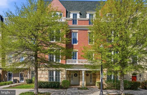 2206 POTOMAC AVENUE 102 ALEXANDRIA VA 22301