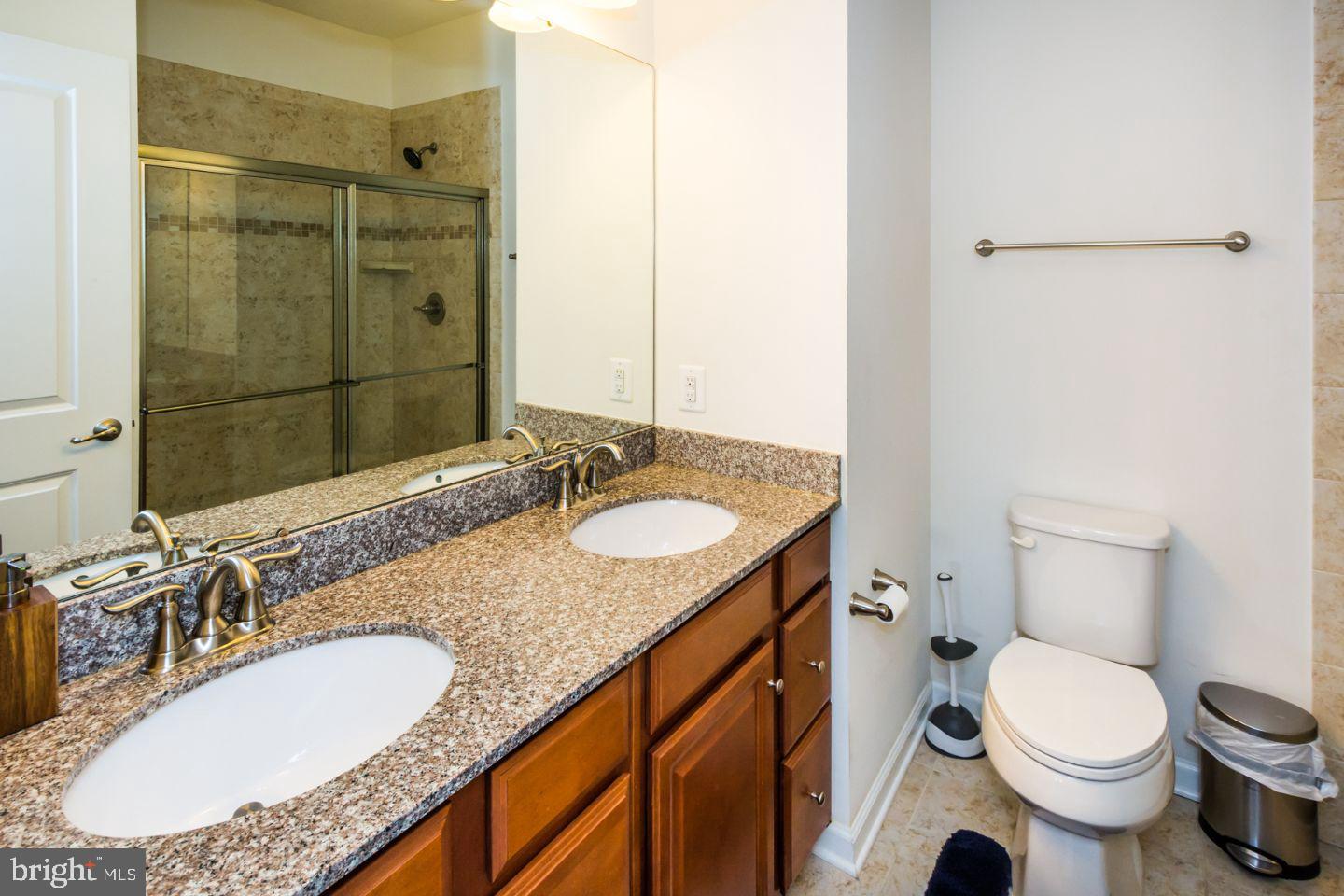 GREEKTOWN - Residential Lease