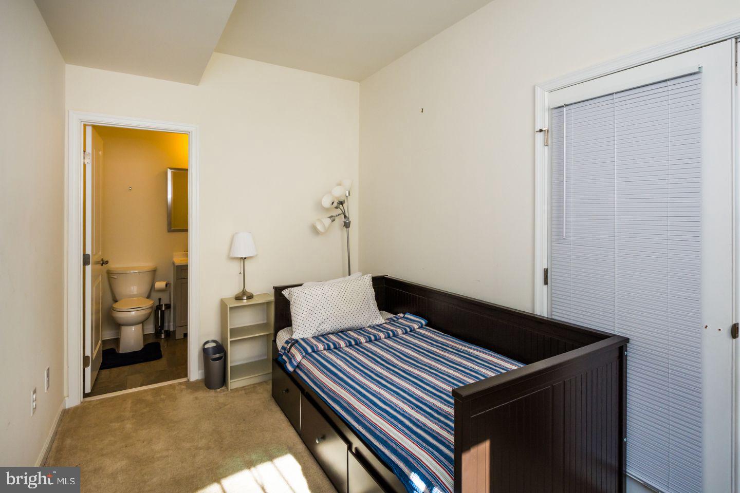 GREEKTOWN - Residential Lease