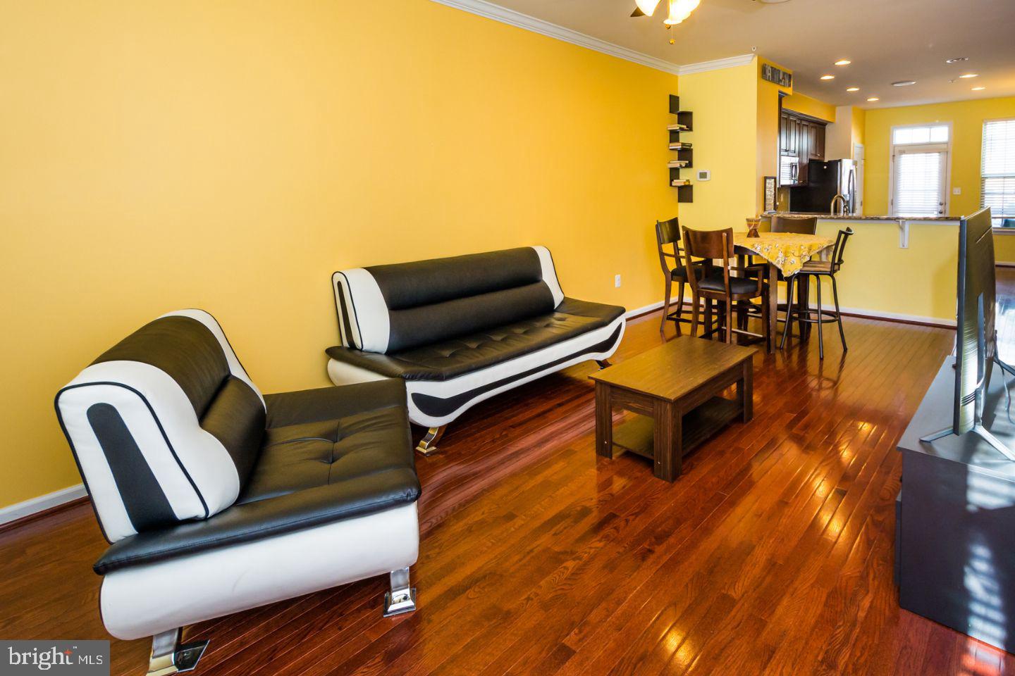 GREEKTOWN - Residential Lease