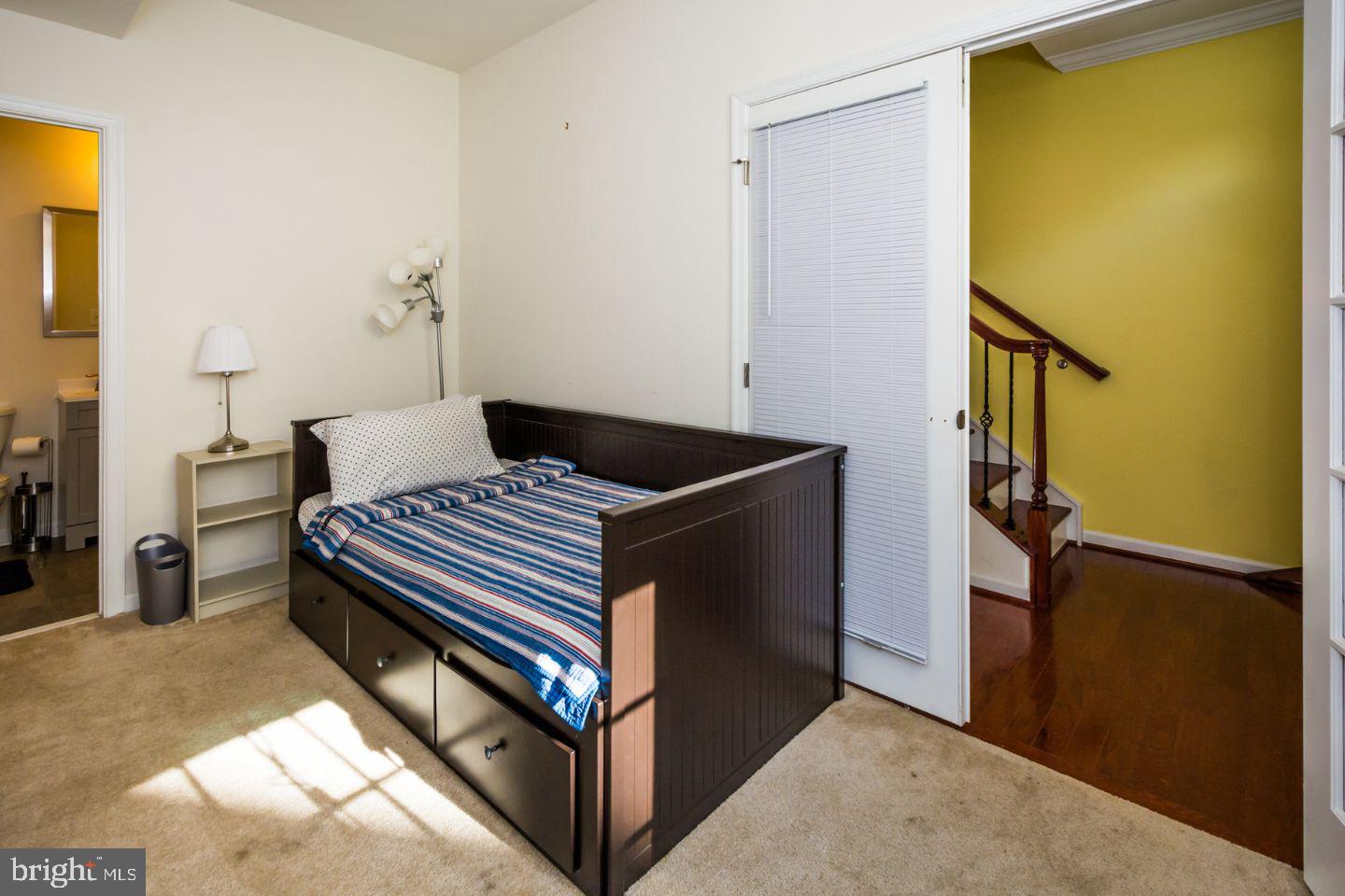 GREEKTOWN - Residential Lease