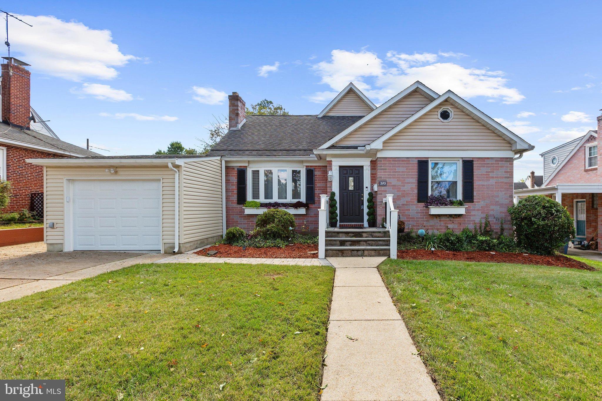 545 FOREST VIEW ROAD