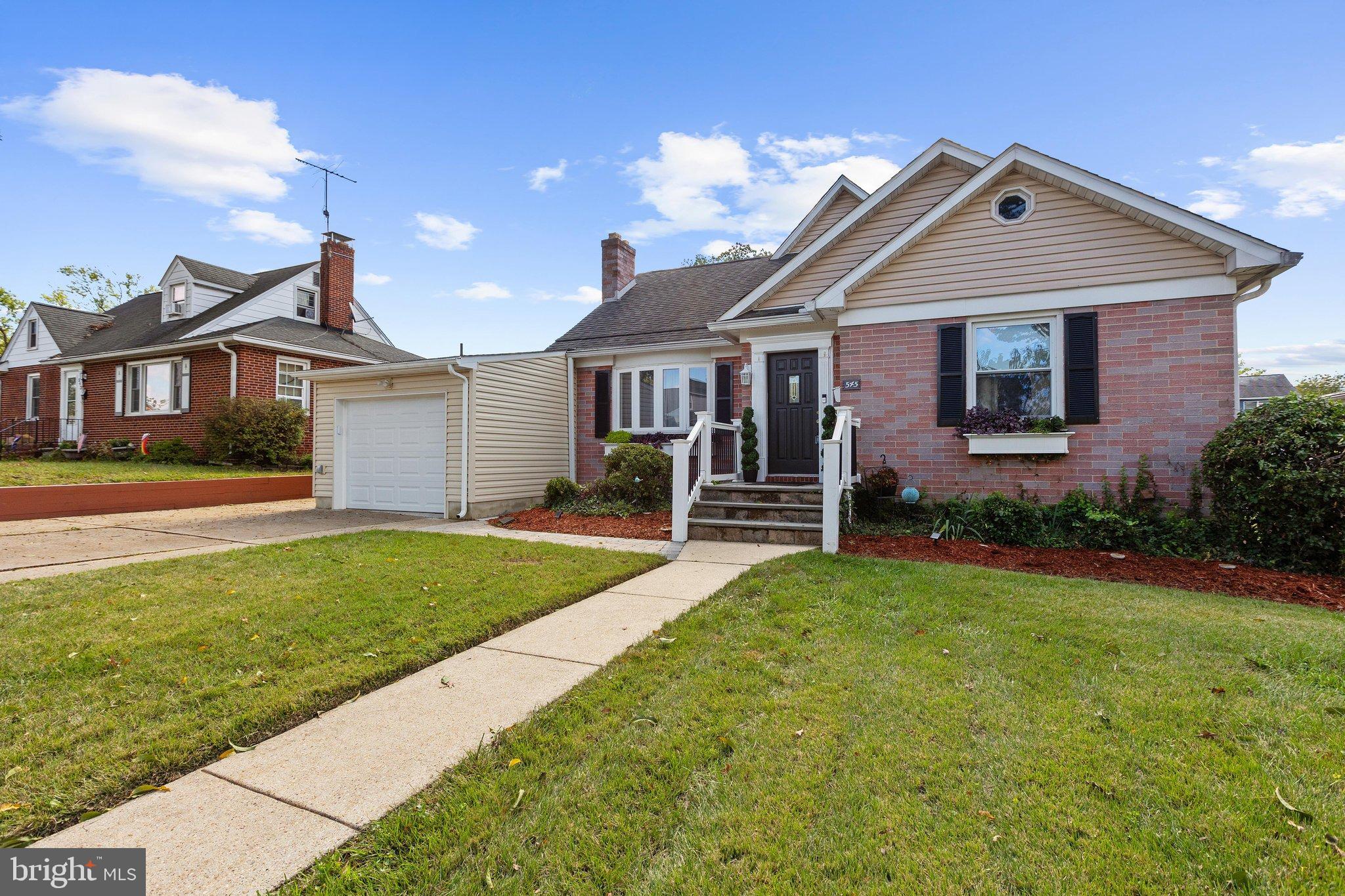 545 FOREST VIEW ROAD