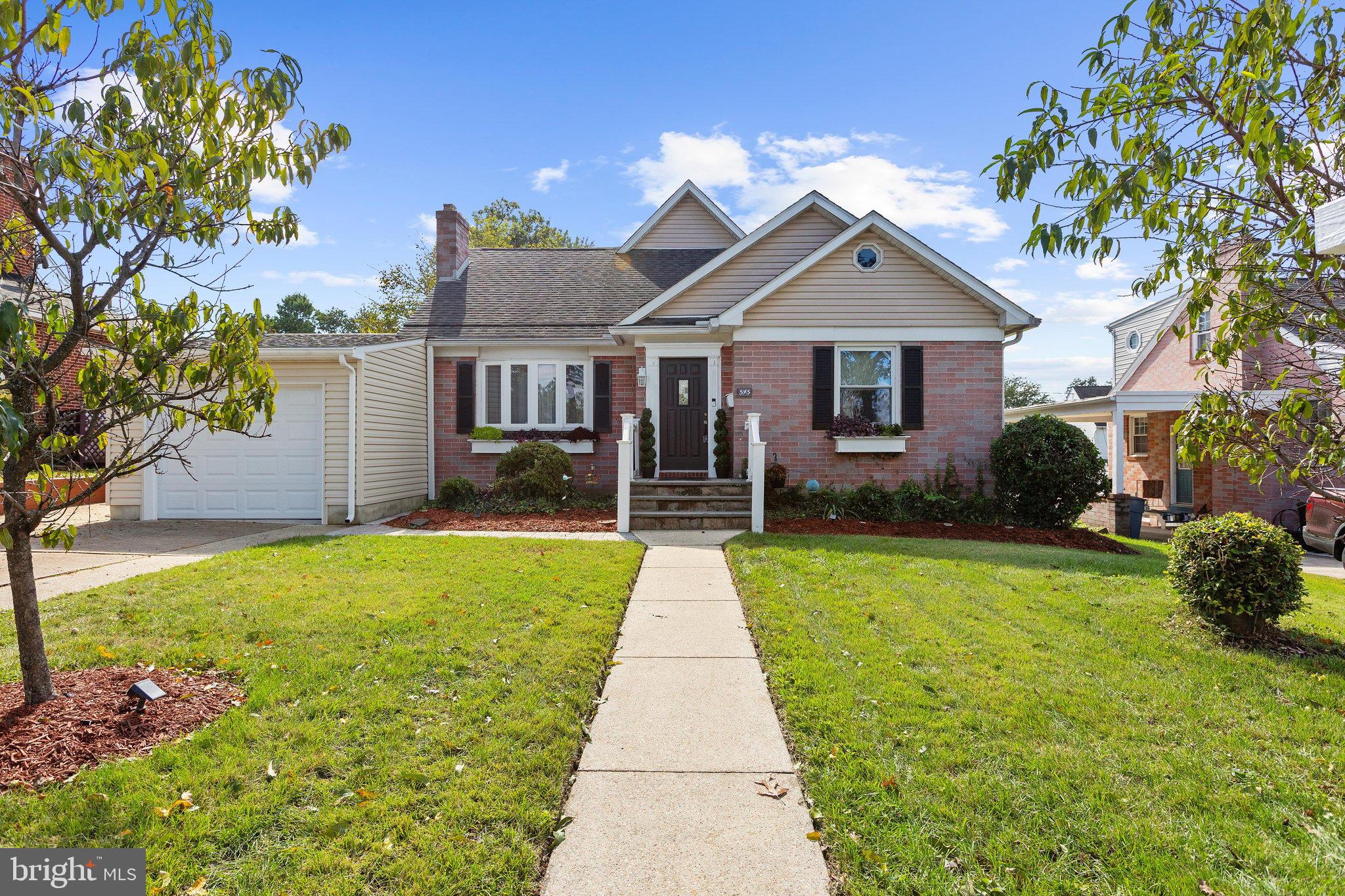 545 FOREST VIEW ROAD