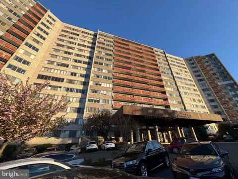 5340 Holmes Run Parkway Unit 1201, Alexandria, VA MLS: VAAX2044172