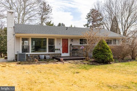 Homes For Sale - 16 War Admiral Lane<br/> MEDIA, PA 19063