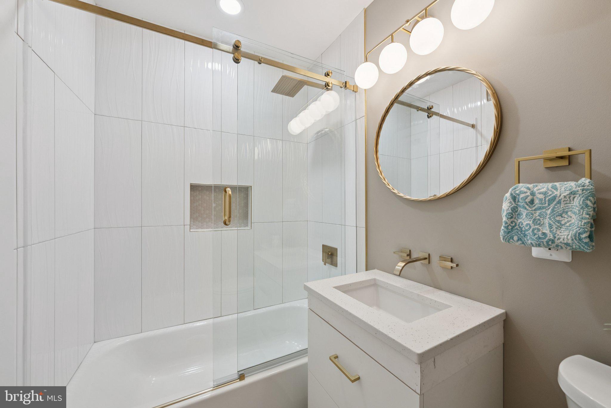 HAMMOND WOODS - Residential