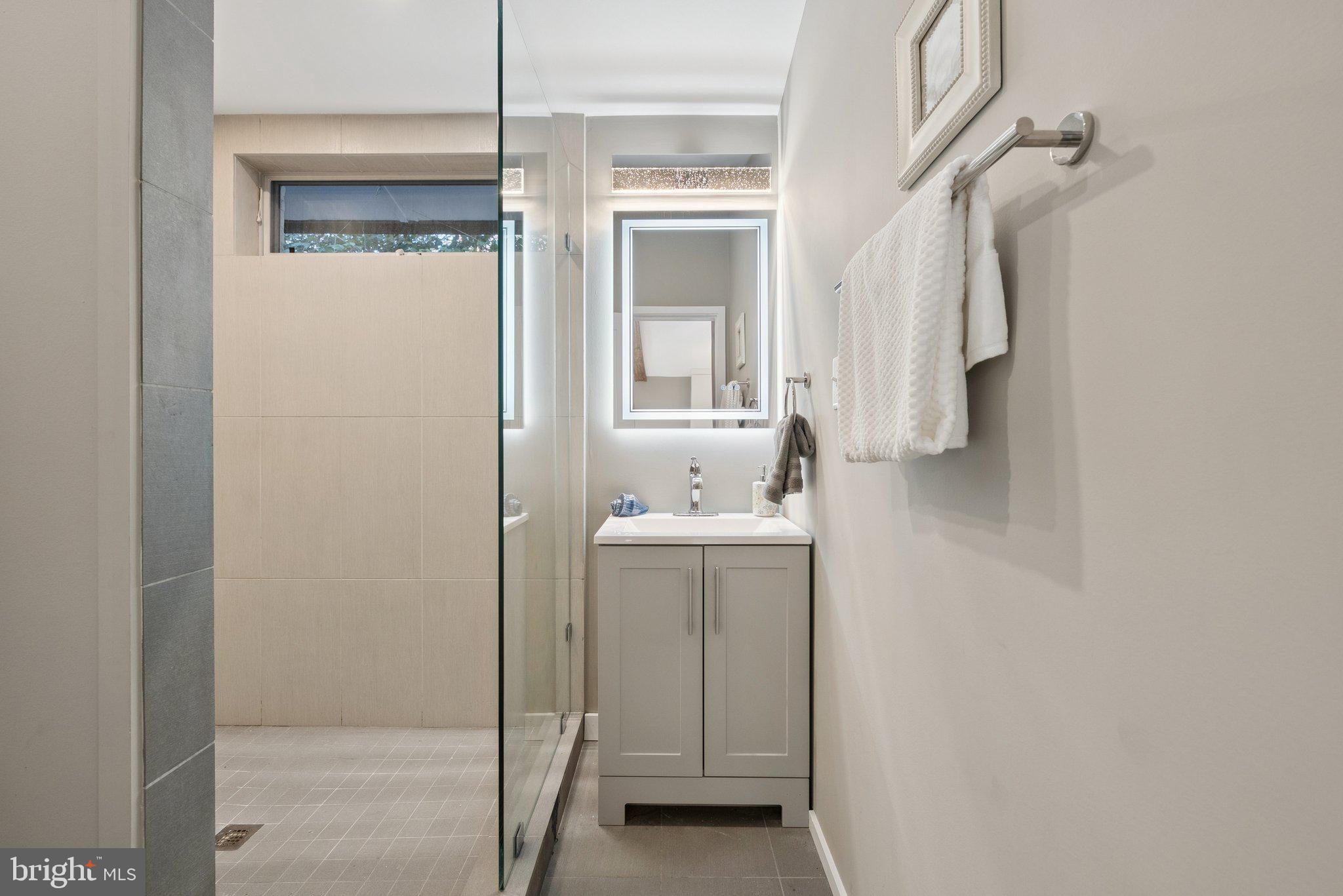 HAMMOND WOODS - Residential