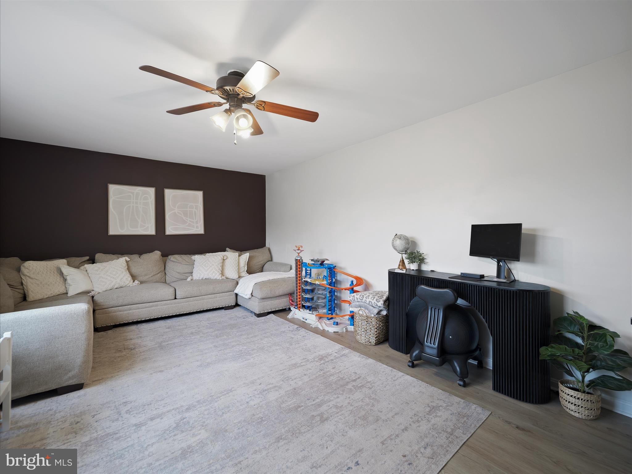 MAUGANS MEADOWS - Residential