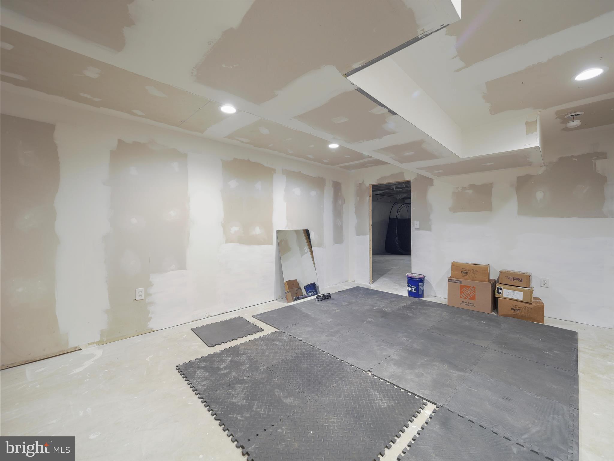 MAUGANS MEADOWS - Residential