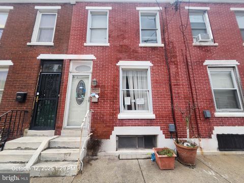 Townhouse For Sale - 1424 S Hicks Street<br/> PHILADELPHIA, PA 19146