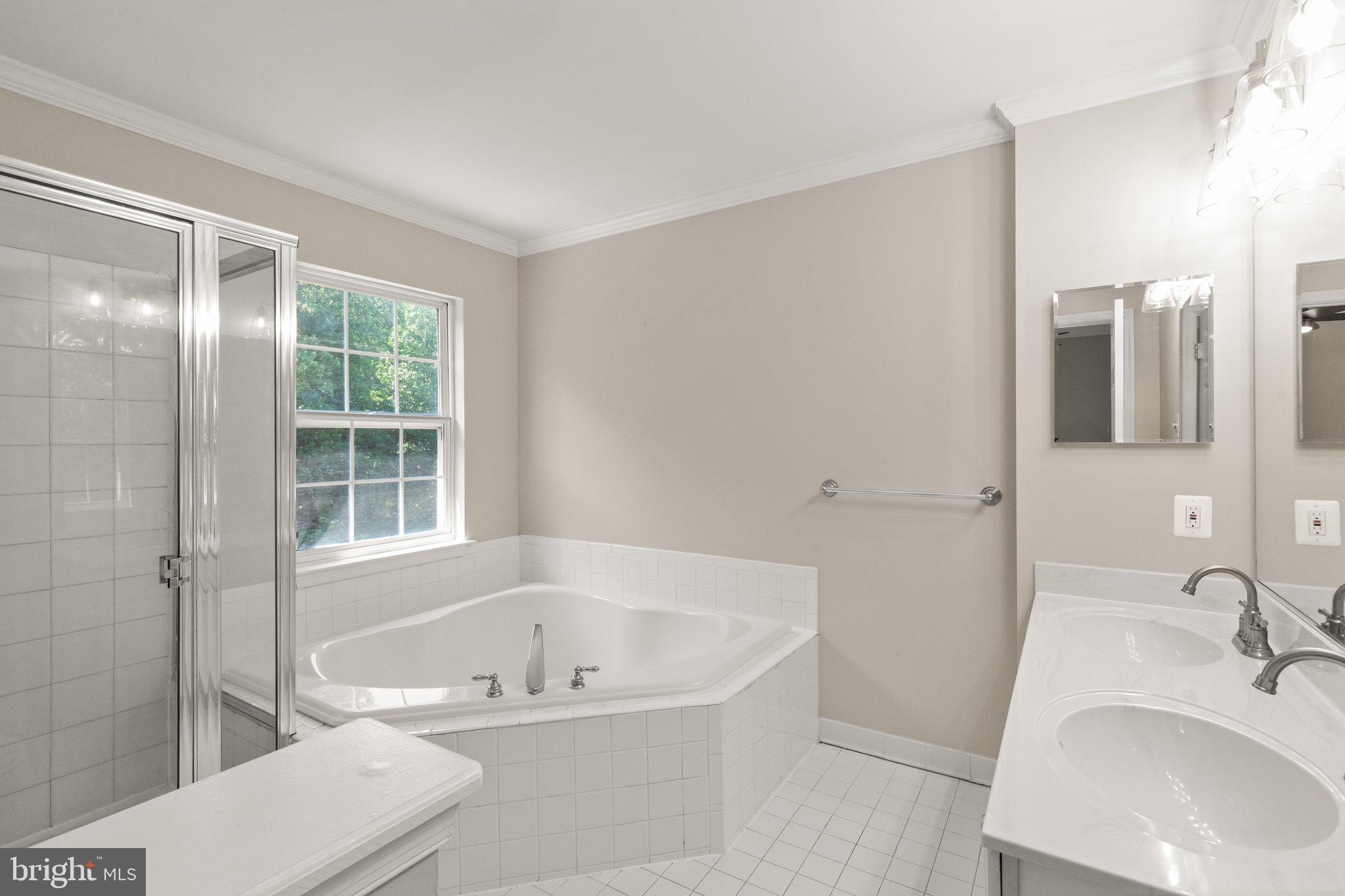 BELLE MANOR - Residential