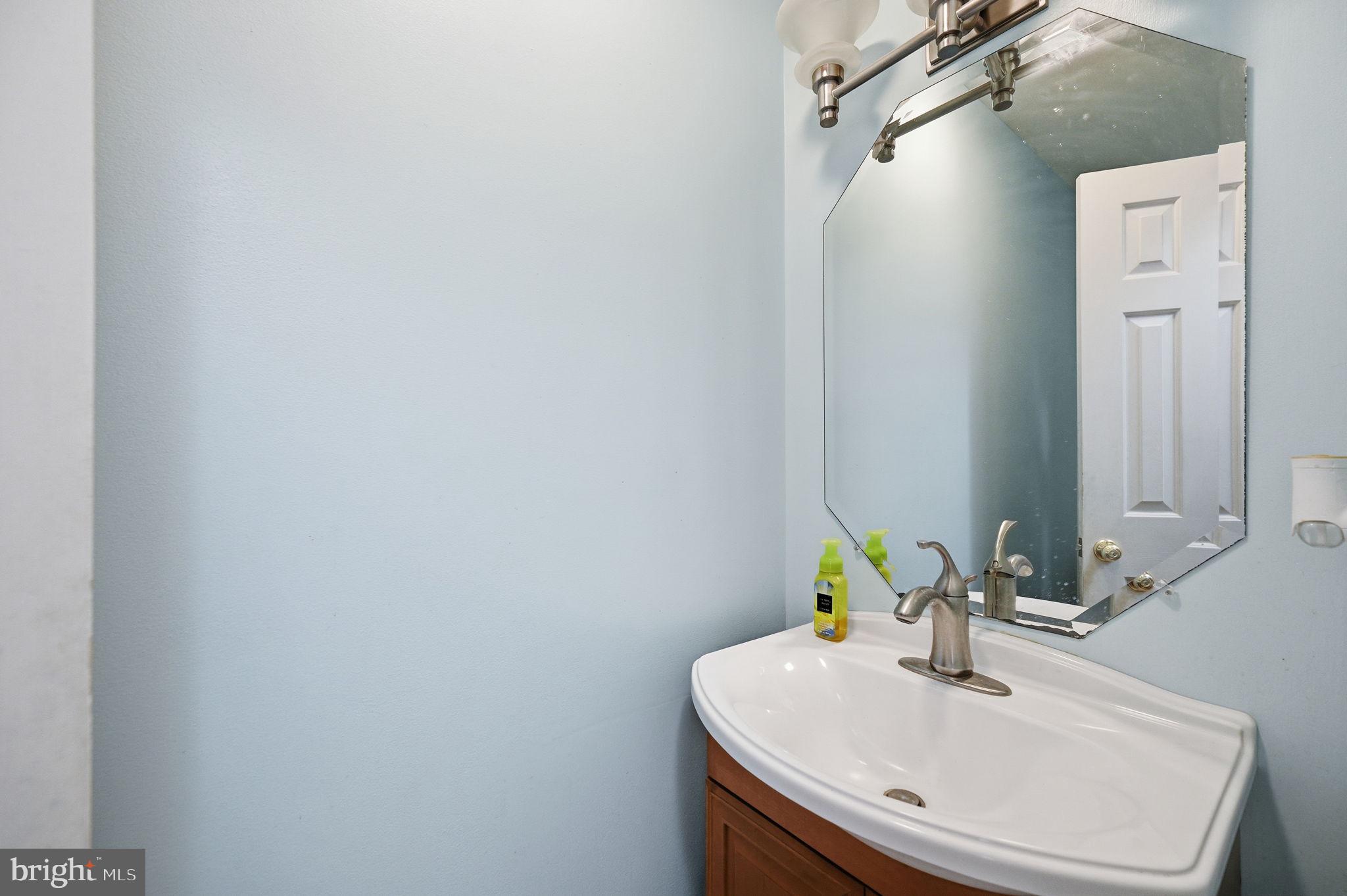 LAKE MONTICELLO - Residential