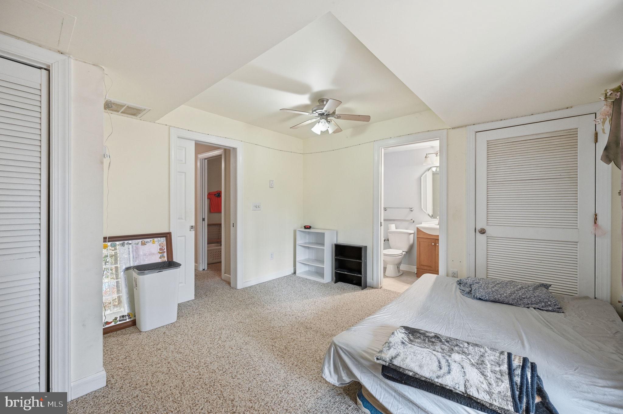 LAKE MONTICELLO - Residential