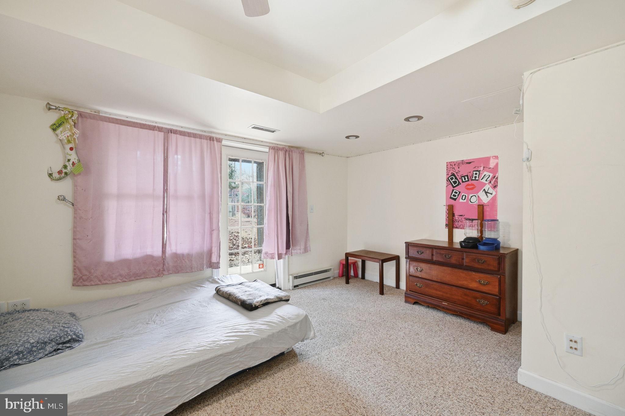 LAKE MONTICELLO - Residential