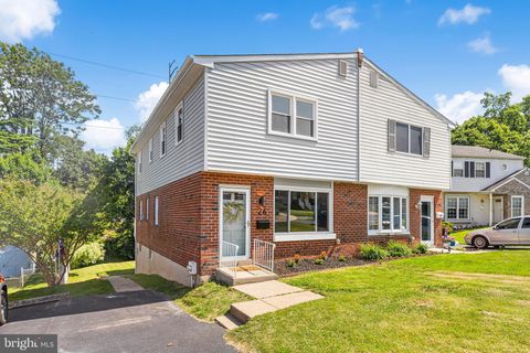 26 VIRGINIA CIRCLE RIDLEY PARK PA 19078