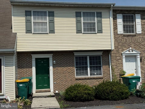 Townhouse For Rent - 37 Queen Avenue<br/> Cumberland County, ENOLA, PA 17025